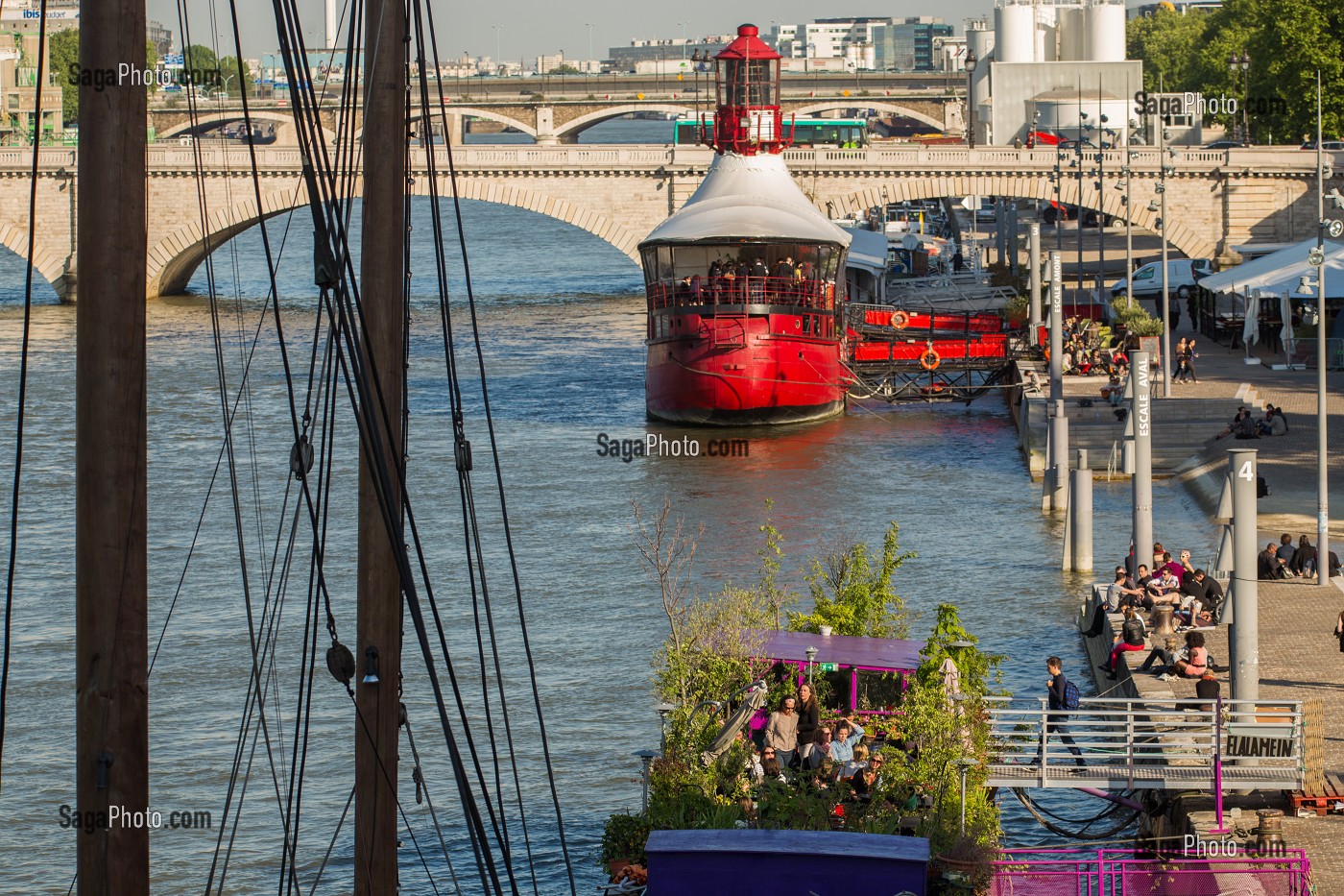 BATOFAR ET PENICHE EL ALAMEIN, BERGE DE LA SEINE, PORT DE LA GARE, 13EME ARRONDISSEMENT, PARIS, FRANCE 