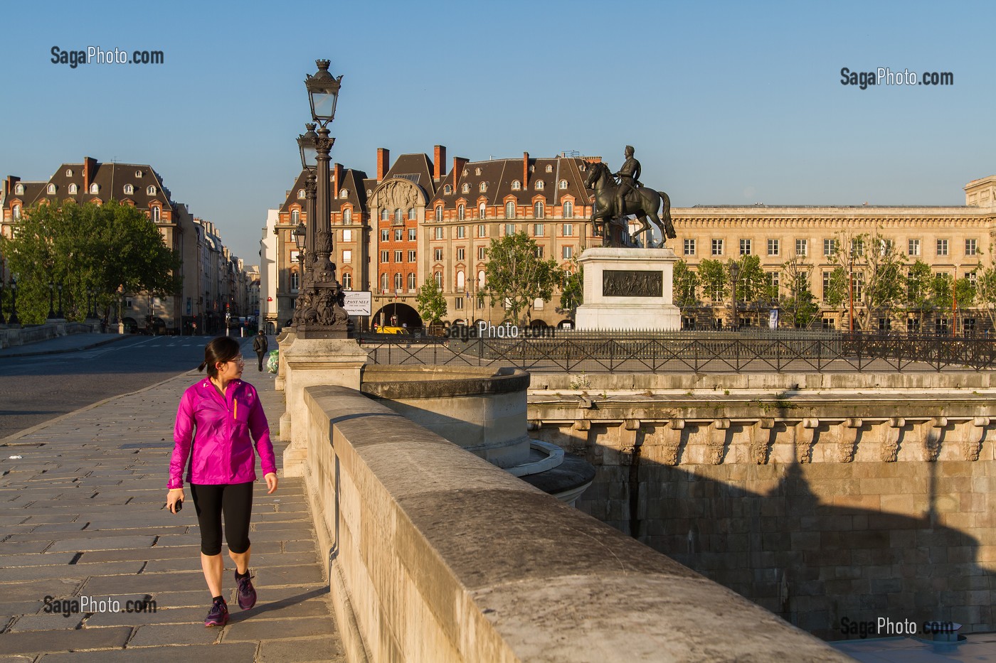 PONT NEUF, STATUE HENRI IV, 1ER ARRONDISSEMENT, PARIS, FRANCE 