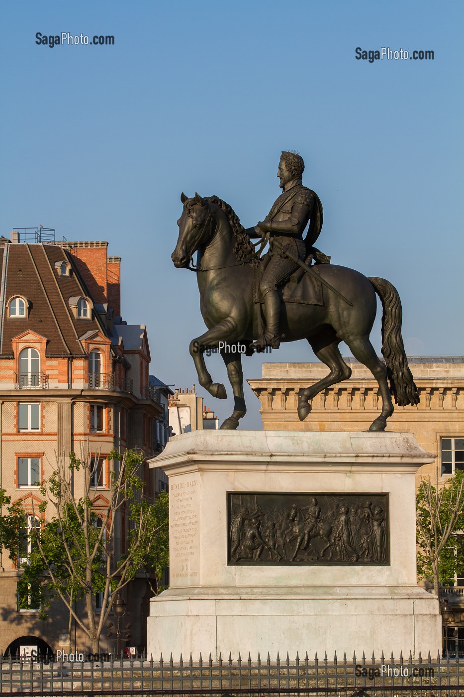 PONT NEUF, STATUE HENRI IV, 1ER ARRONDISSEMENT, PARIS, FRANCE 