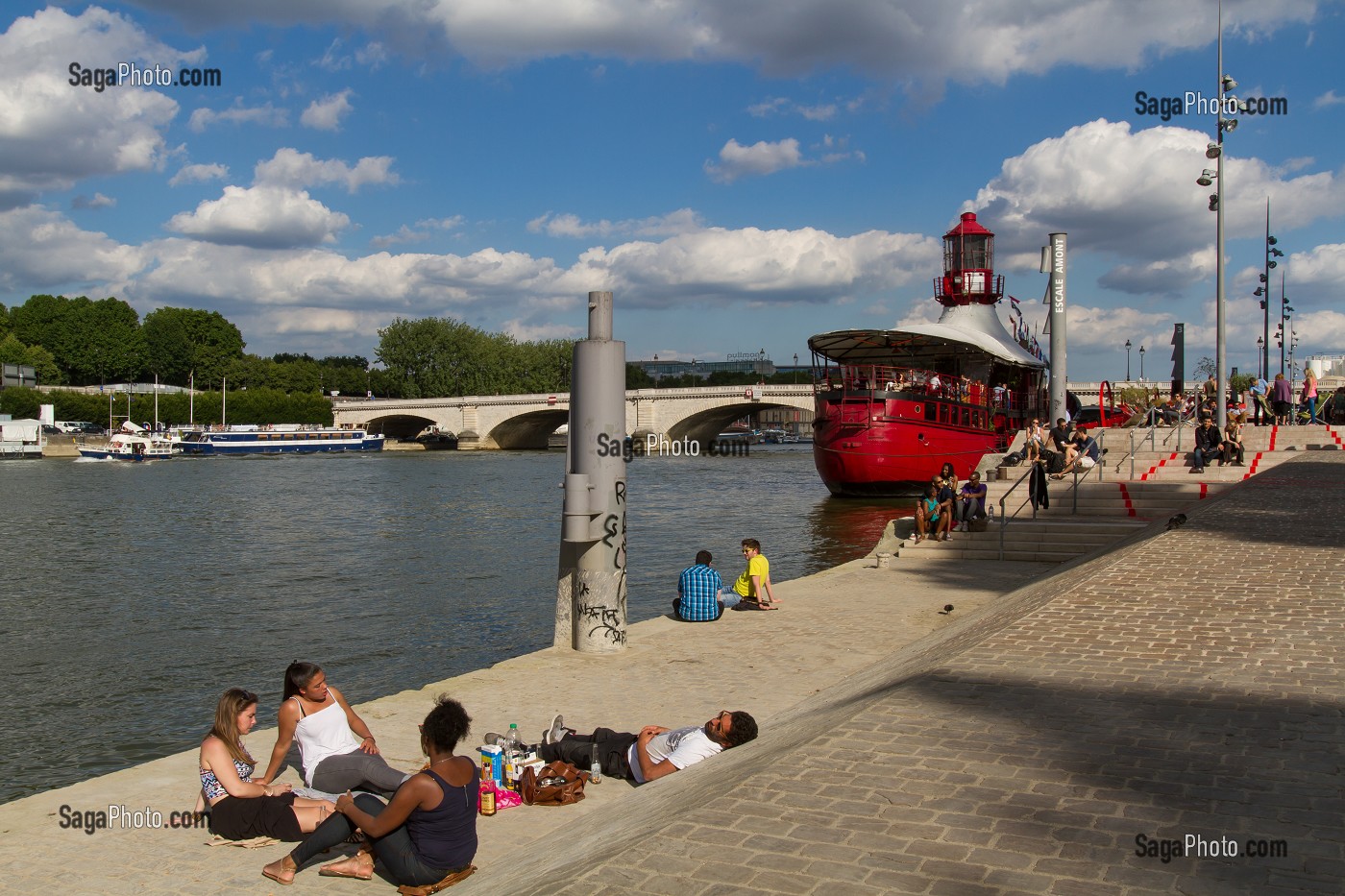 BATOFAR, BERGE DE LA SEINE, PORT DE LA GARE, 13EME ARRONDISSEMENT, PARIS, FRANCE 