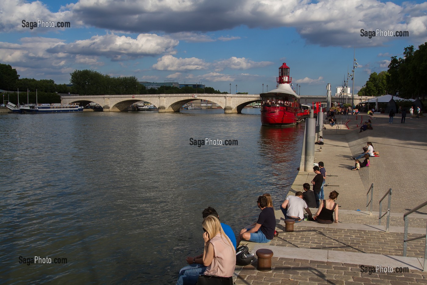BATOFAR, BERGE DE LA SEINE, PORT DE LA GARE, 13EME ARRONDISSEMENT, PARIS, FRANCE 