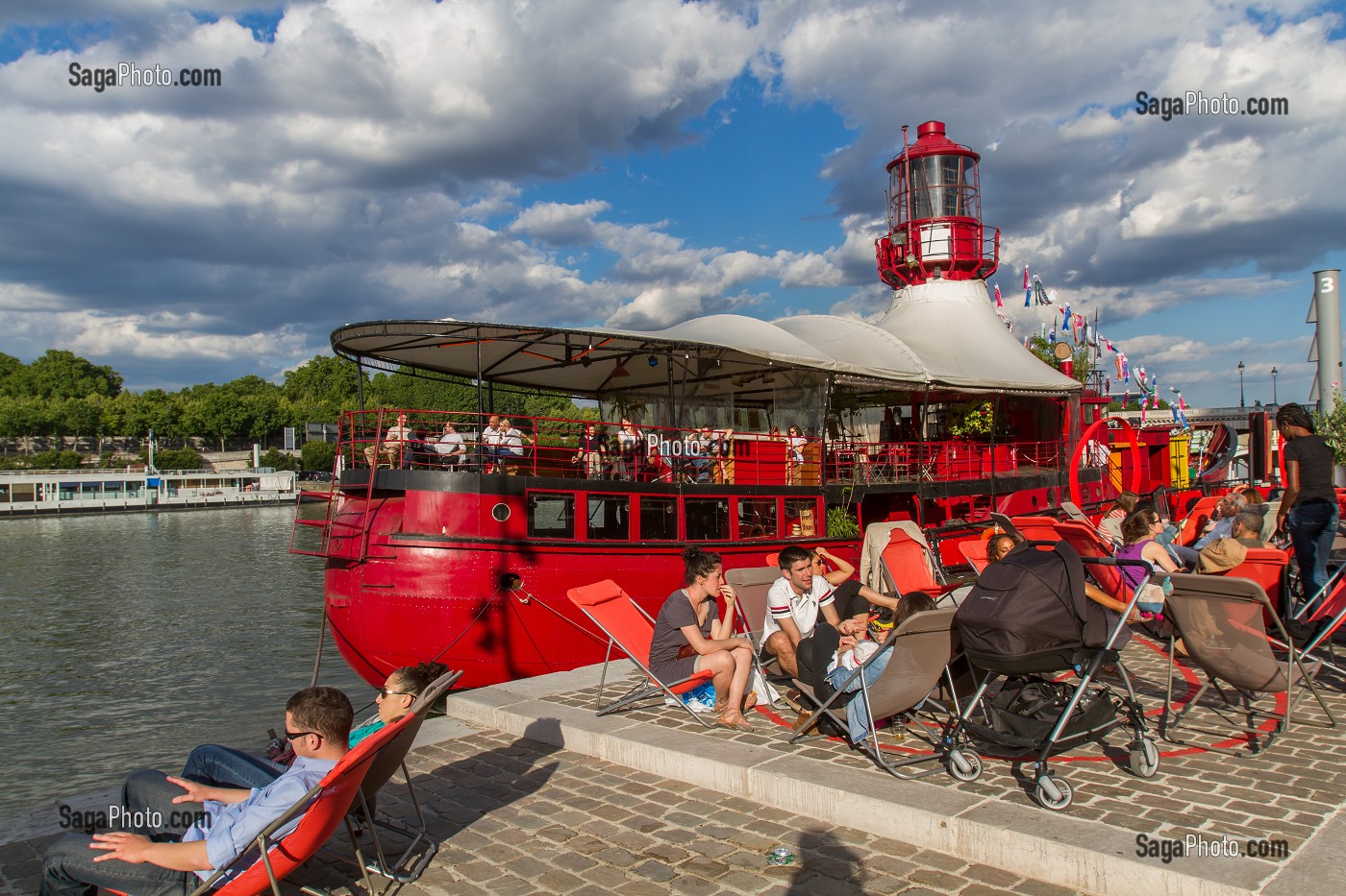 BATOFAR, BERGE DE LA SEINE, PORT DE LA GARE, 13EME ARRONDISSEMENT, PARIS, FRANCE 