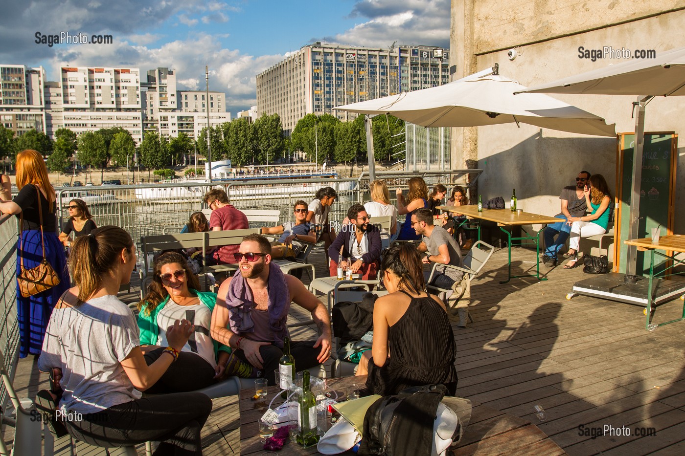 TERRASSE DU WANDERLUST, CITE DE LA MODE ET DU DESIGN, LES DOCKS, 13EME ARRONDISSEMENT, PARIS, FRANCE 