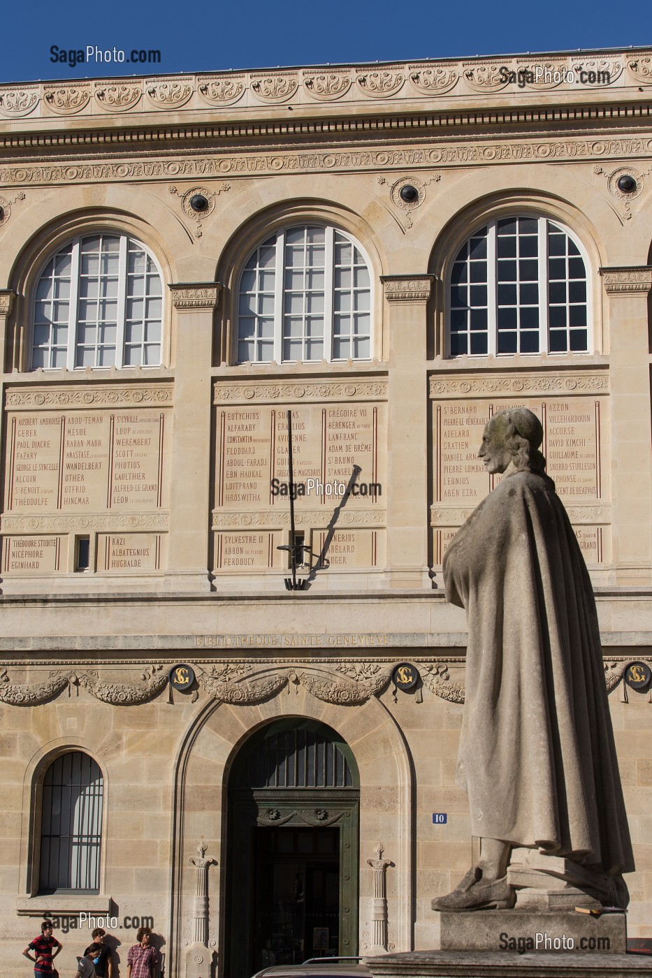 STATUE DE CORNEILLE, CELEBRE DRAMATURGE ET POETE FRANCAIS DU XVIIEME SIECLE,PLACE DU PANTHEON DEVANT LA SORBONNE, 5EME ARRONDISSEMENT, PARIS (75), FRANCE 