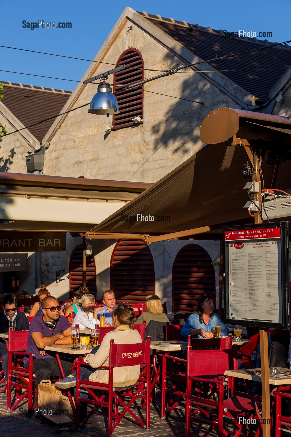 TERRASSE DE CAFE COUR SAINT EMILION, CHEZ BRUNO, BERCY VILLAGE, 12EME ARRONDISSEMENT, PARIS (75), ILE-DE-FRANCE, FRANCE 