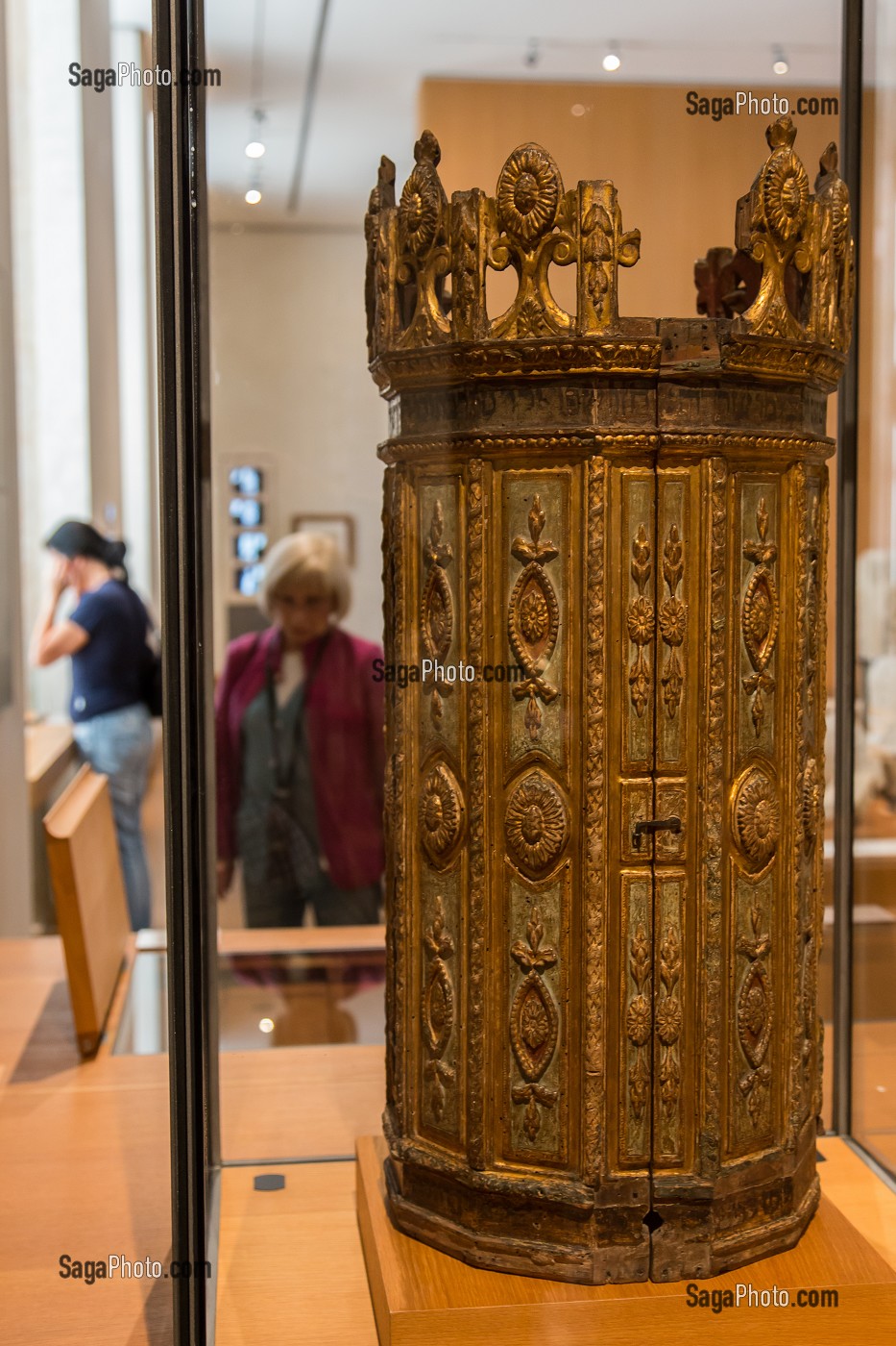 COFFRE POUR ROULEAU DE TORAH, MUSEE D'ART ET D'HISTOIRE DU JUDAISME INSTALLE DANS L'HOTEL DE SAINT-AIGNAN, 3EME ARRONDISSEMENT, PARIS (75), ILE-DE-FRANCE, FRANCE 
