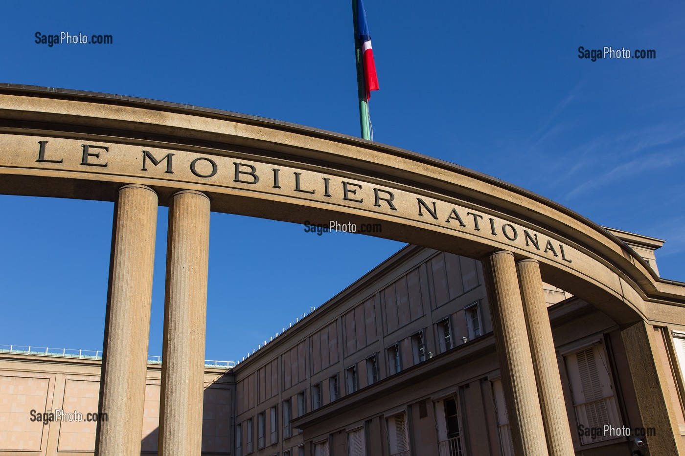 LE MOBILIER NATIONAL CONSERVE, ENTRETIENT ENVIRON 80 000 OBJETS MOBILIERS ET TEXTILES, TAPISSERIES, TAPIS, DE LA REPUBLIQUE, 13 EME ARRONDISSEMENT, PARIS (75), ILE-DE-FRANCE, FRANCE 