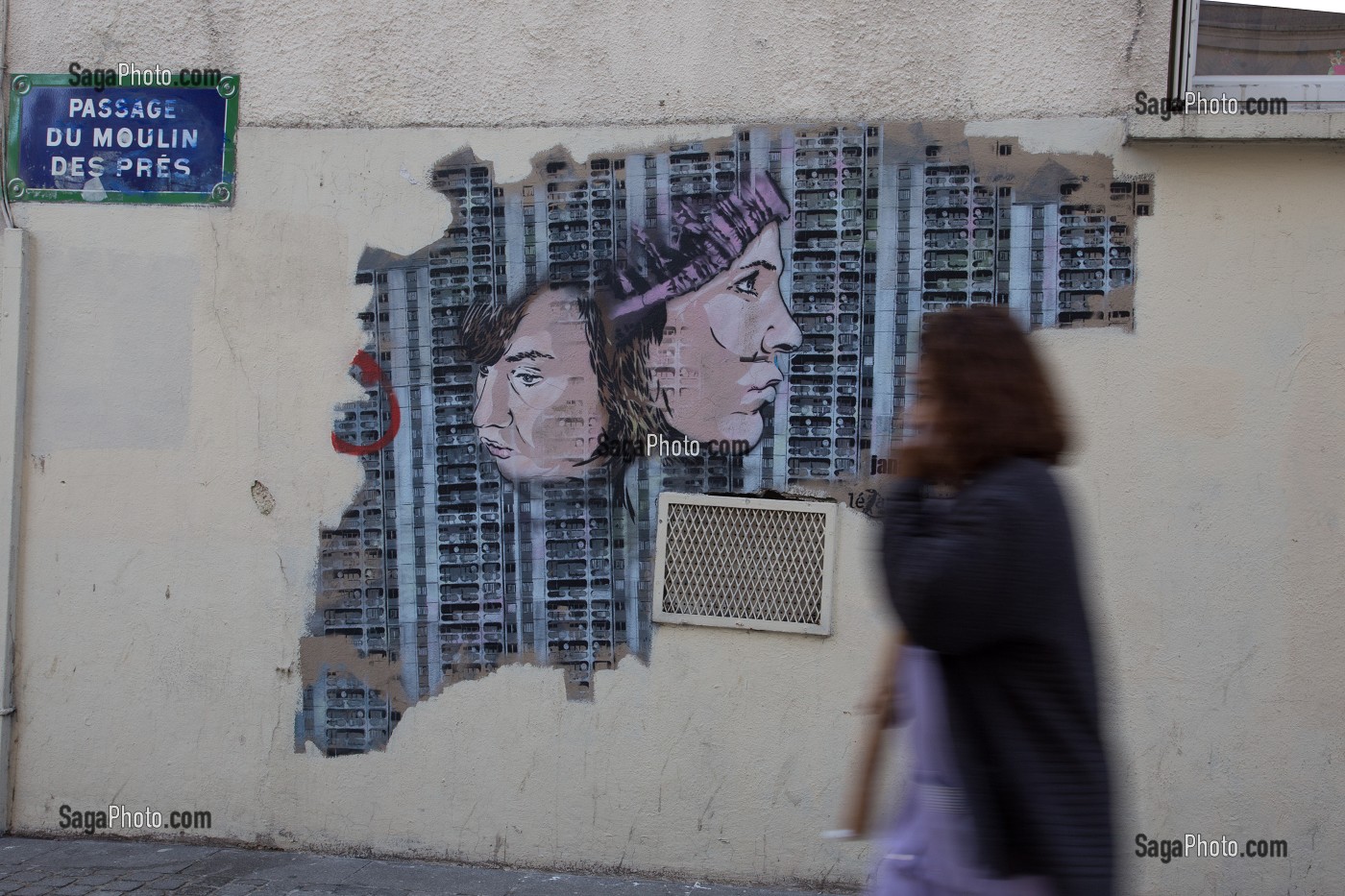MURS PEINTS DANS LE QUARTIER DE LA BUTTE-AUX-CAILLES, CE QUARTIER A SU GARDER SON ESPRIT VILLAGE AVEC SES MAISONNETTES COLOREES, SES RUES PAVEES ET SON AMBIANCE POPULAIRE, 13 EME ARRONDISSEMENT, PARIS (75), ILE-DE-FRANCE, FRANCE 
