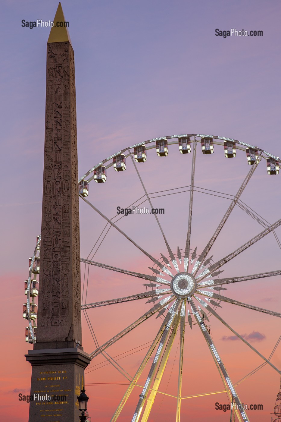 PLACE DE LA CONCORDE ET LA GRANDE ROUE INSTALLEE DURANT LA PERIODE DES FETES DE NOEL, 8 EME ARRONDISSEMENT, PARIS (75), ILE-DE-FRANCE, FRANCE 