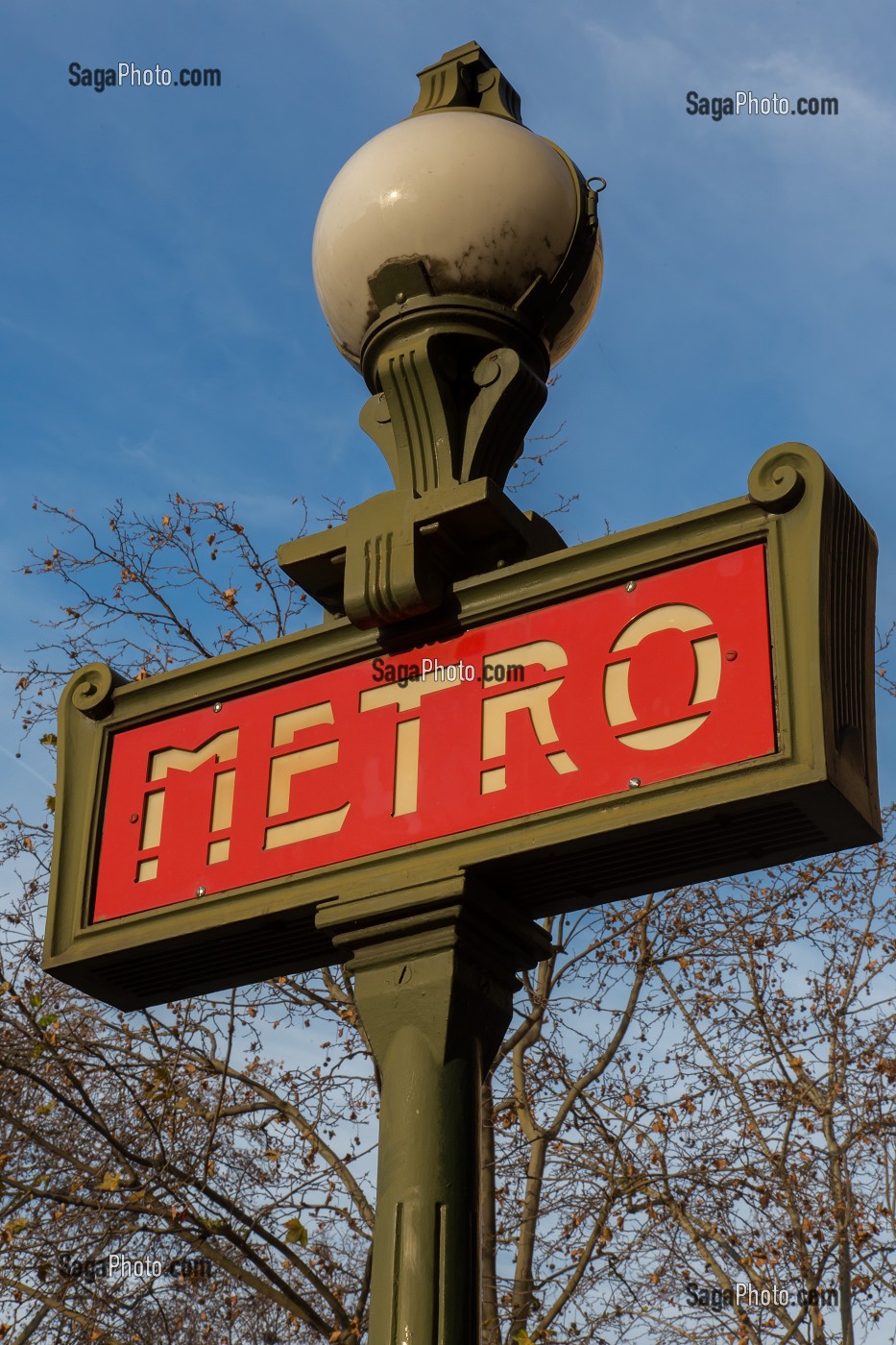 METRO SULLY MORLAND, CANDELABRE D'ADOLPHE DERVAUX, DE STYLE ART DECO, ANNEES 20, QUARTIER DU MARAIS, 4EME ARRONDISSEMENT, PARIS (75), ILE-DE-FRANCE, FRANCE 