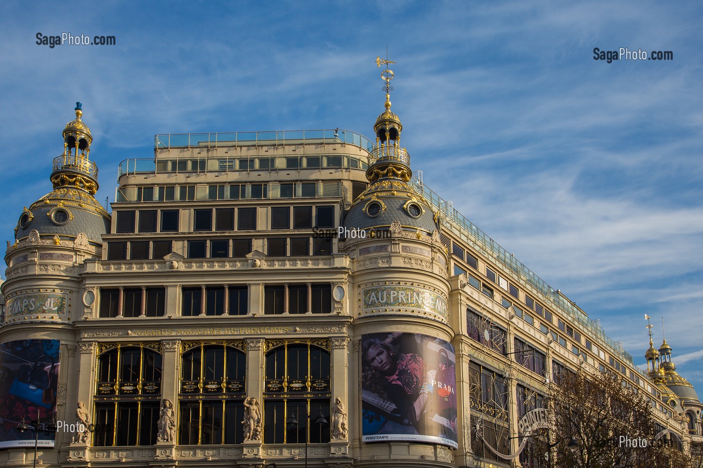 LES GRANDS MAGASINS SUR LES GRANDS BOULEVARDS DONT LE PRINTEMPS-HAUSSMANN FONDE AU 19 EME SIECLE, VENDENT LES PRINCIPALES MARQUES DE MODE, DE LUXE ET DE BEAUTE, 9 EME ARRONDISSEMENT, PARIS (75), ILE-DE-FRANCE, FRANCE 
