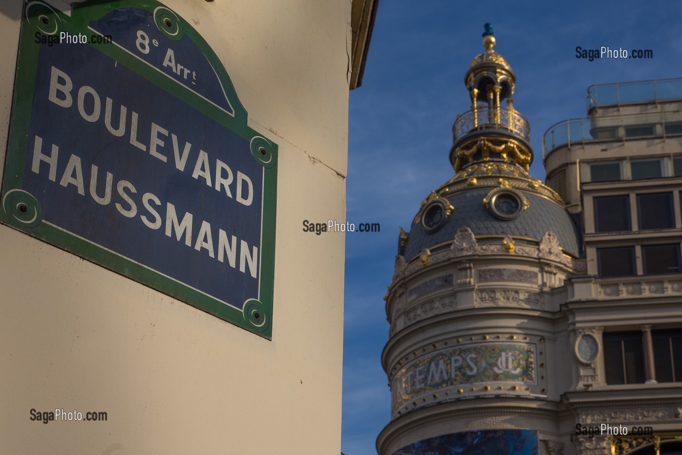 LES GRANDS MAGASINS SUR LES GRANDS BOULEVARDS DONT LE PRINTEMPS-HAUSSMANN FONDE AU 19 EME SIECLE, VENDENT LES PRINCIPALES MARQUES DE MODE, DE LUXE ET DE BEAUTE, 9 EME ARRONDISSEMENT, PARIS (75), ILE-DE-FRANCE, FRANCE 