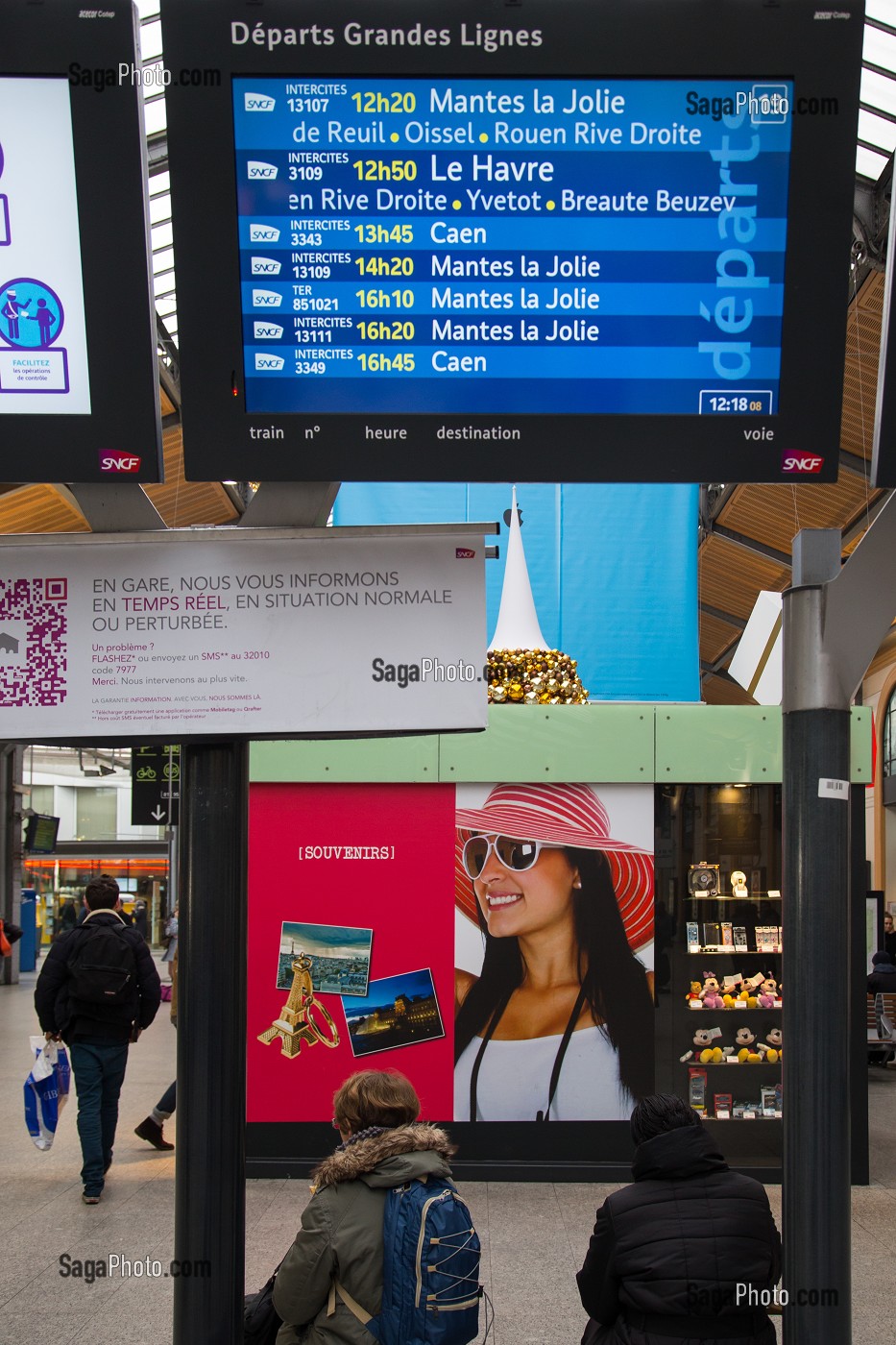 AFFICHAGE DES HORAIRES DE TRAINS, GARE SAINT LAZARE, 8 EME ARRONDISSEMENT, PARIS (75), ILE-DE-FRANCE, FRANCE 