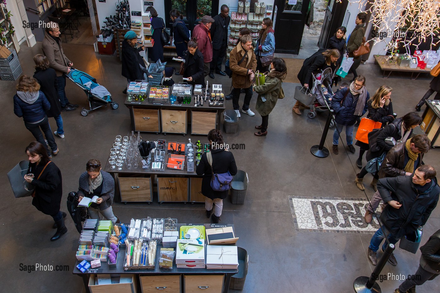 BOUTIQUE MERCI-MERCI, CONSACREE A LA MODE, AU DESIGN ET A LA DECORATION, 3 EME ARRONDISSEMENT, (75), PARIS, ILE-DE-FRANCE, FRANCE 