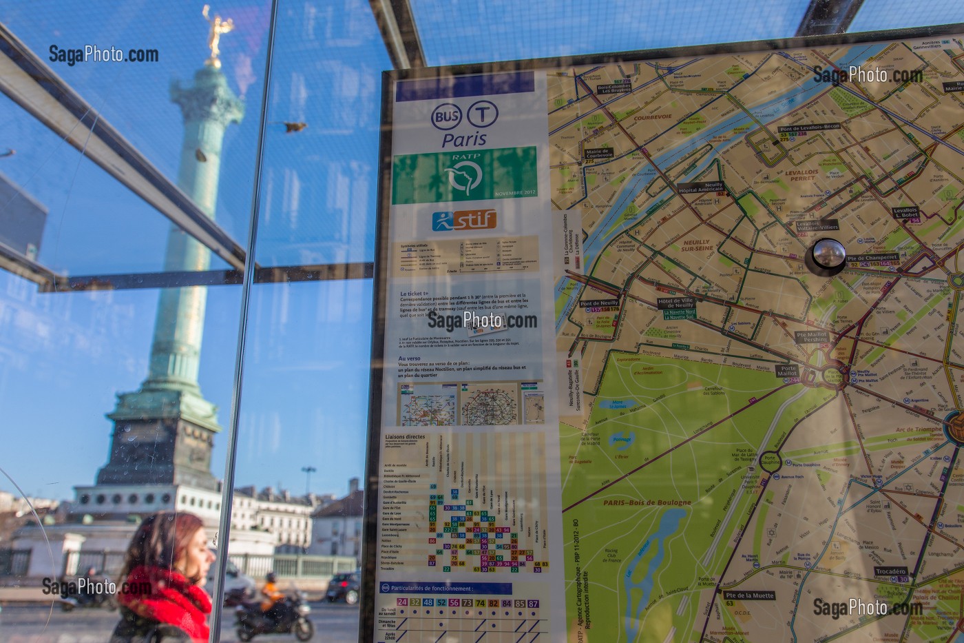 ARRET DE BUS ET PLAN, PLACE DE LA BASTILLE, 4EME ARRONDISSEMENT, PARIS (75), ILE-DE-FRANCE, FRANCE 