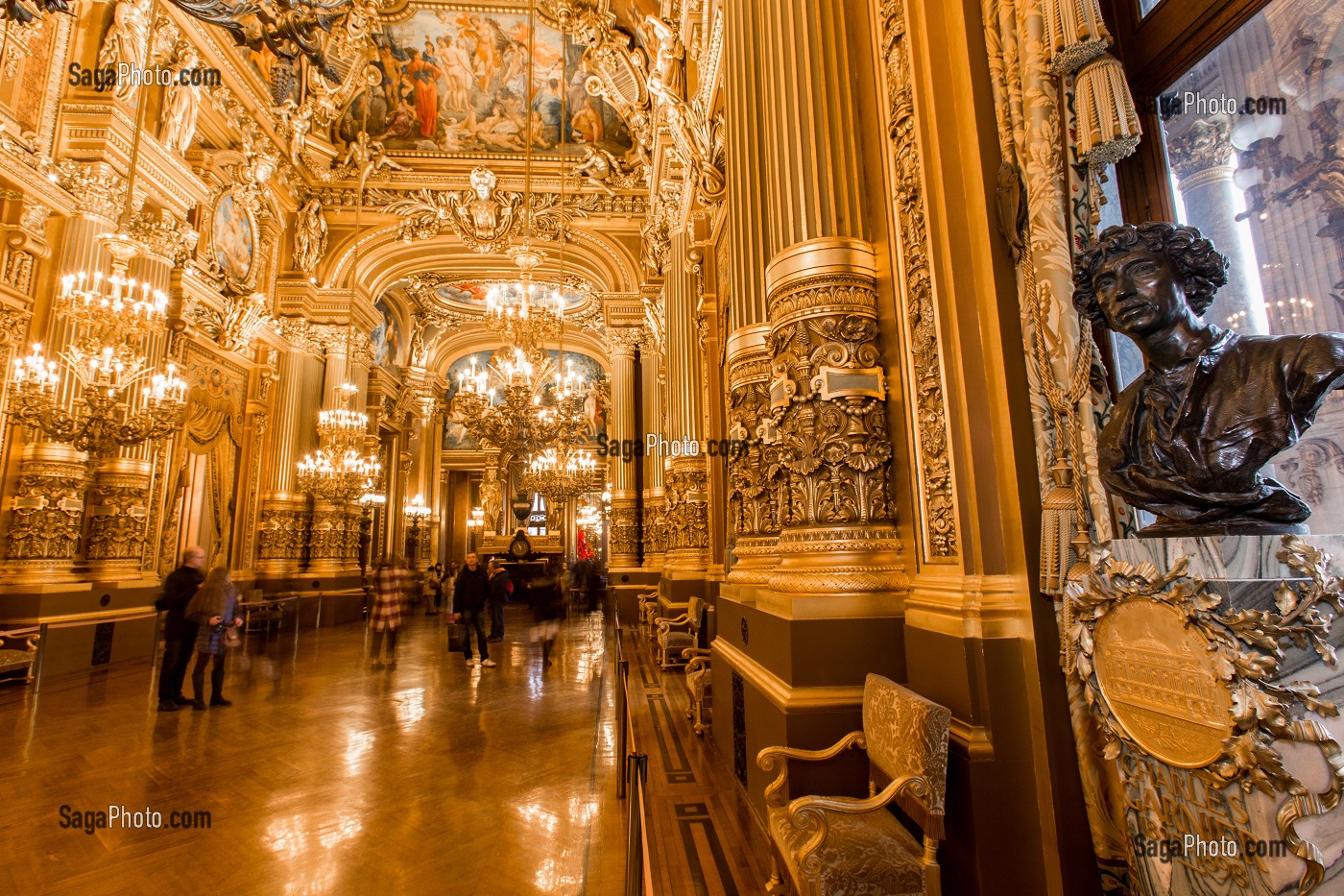INTERIEUR DE L'OPERA GARNIER, PALAIS GARNIER, GRAND FOYER PEINT PAR BAUDRY, LE PLAFOND REPREND LES THEMES CLASSIQUES DES MYTHES GRECS, EN TRENTE TOILES, SUR 500 METRES CARRES, 9 EME ARRONDISSEMENT, (75), PARIS, ILE-DE-FRANCE, FRANCE 