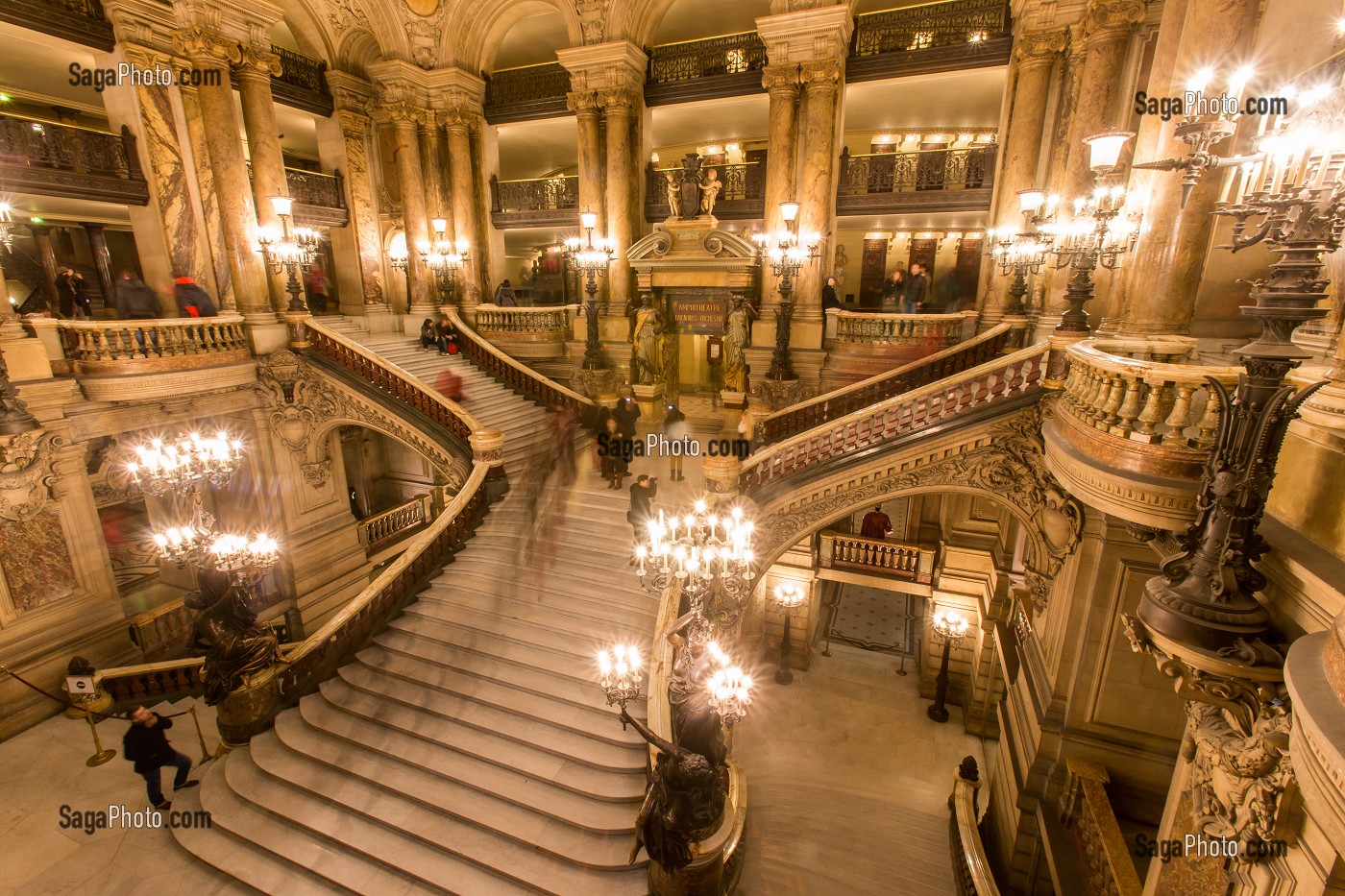 GRAND ESCALIER EN MARBRE, OPERA GARNIER, PALAIS GARNIER, 9 EME ARRONDISSEMENT, (75), PARIS, ILE-DE-FRANCE, FRANCE 