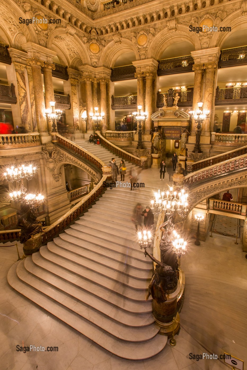 GRAND ESCALIER EN MARBRE, OPERA GARNIER, PALAIS GARNIER, 9 EME ARRONDISSEMENT, (75), PARIS, ILE-DE-FRANCE, FRANCE 