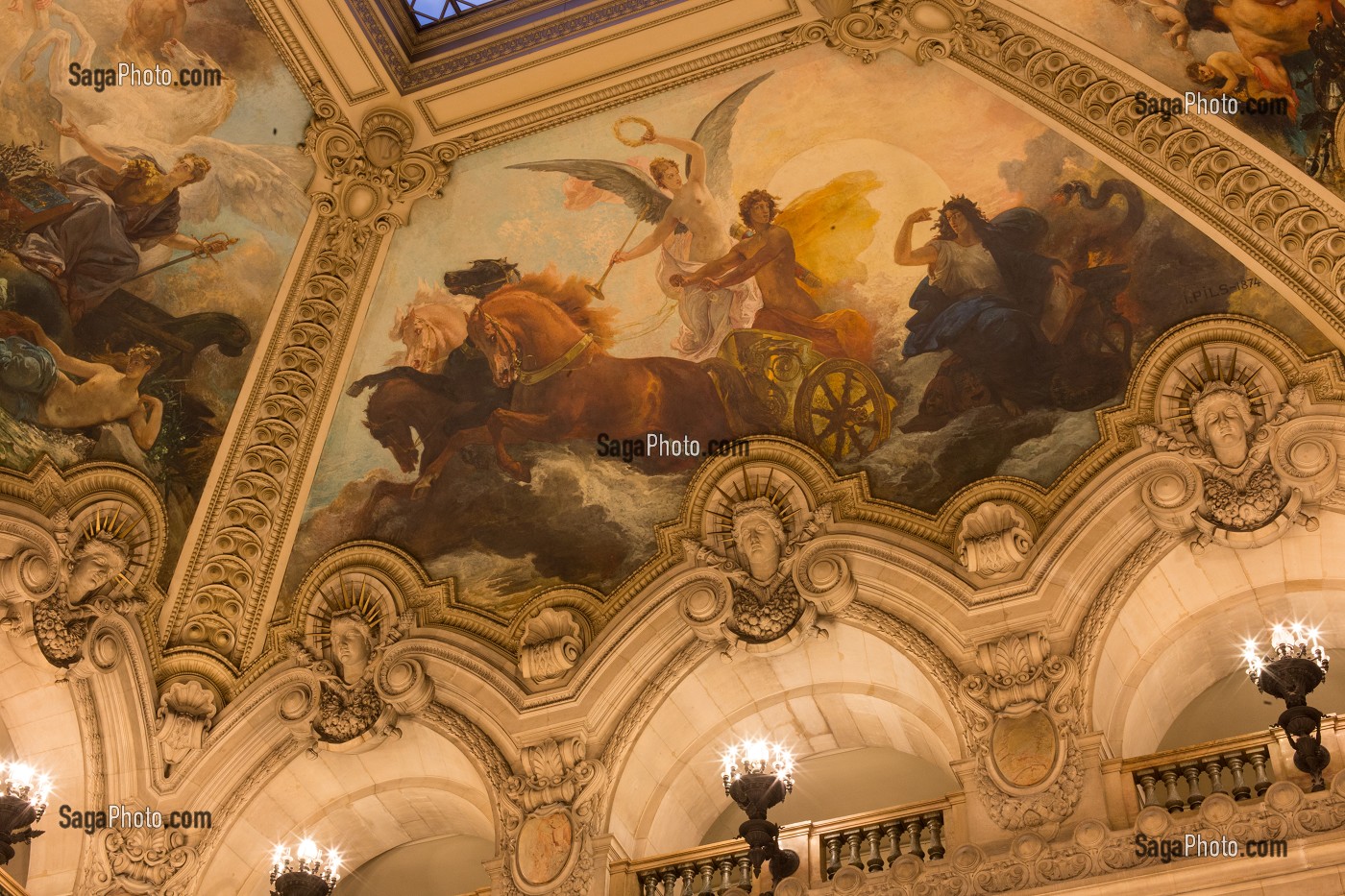 PEINTURE ORNANT LE GRAND ESCALIER A L'INTERIEUR DE L'OPERA GARNIER, PALAIS GARNIER, 9 EME ARRONDISSEMENT, (75), PARIS, ILE-DE-FRANCE, FRANCE 