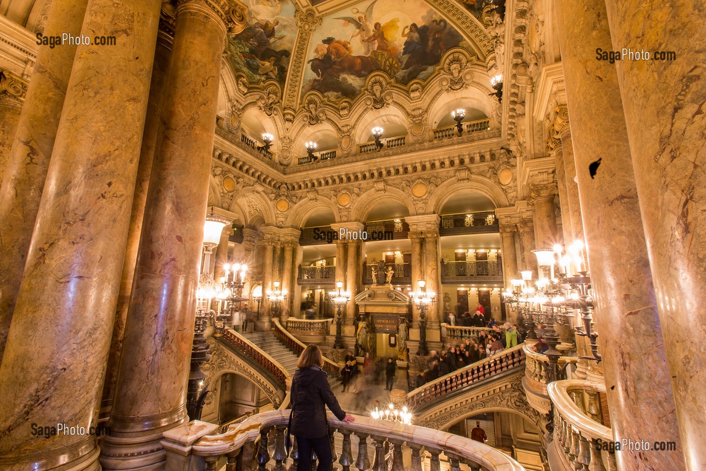 GRAND ESCALIER EN MARBRE, OPERA GARNIER, PALAIS GARNIER, 9 EME ARRONDISSEMENT, (75), PARIS, ILE-DE-FRANCE, FRANCE 
