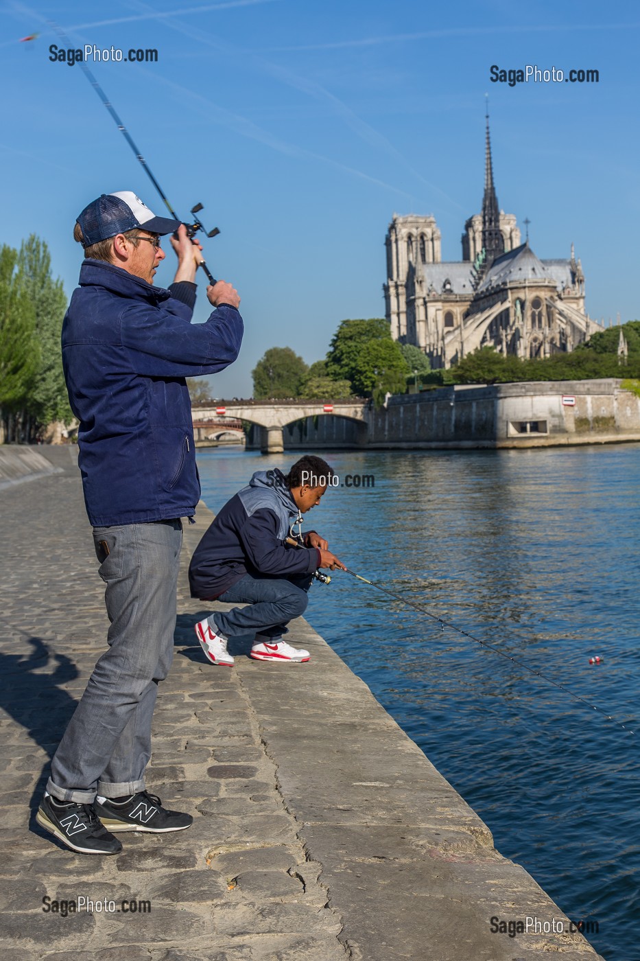 PECHEURS, STREET FISHING, QUAI DE LA TOURNELLE, PARIS (75) 