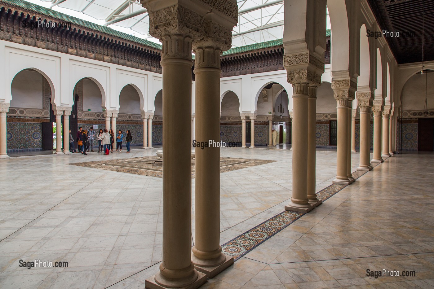 COUR INTERIEURE DE LA GRANDE MOSQUEE DE PARIS 