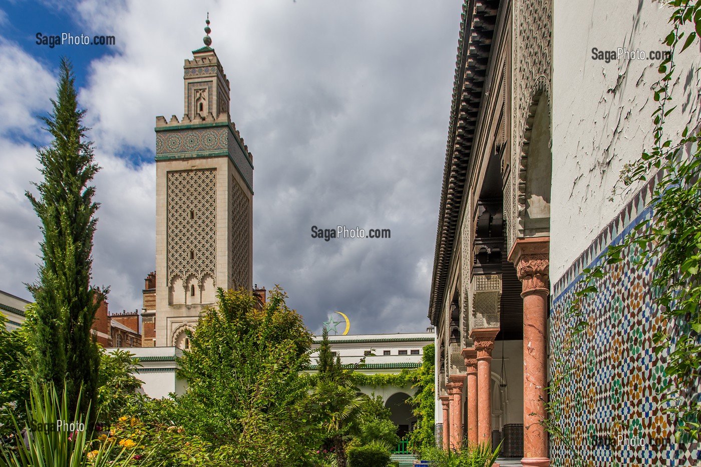 MINARET ET JARDIN DE LA GRANDE MOSQUEE DE PARIS 