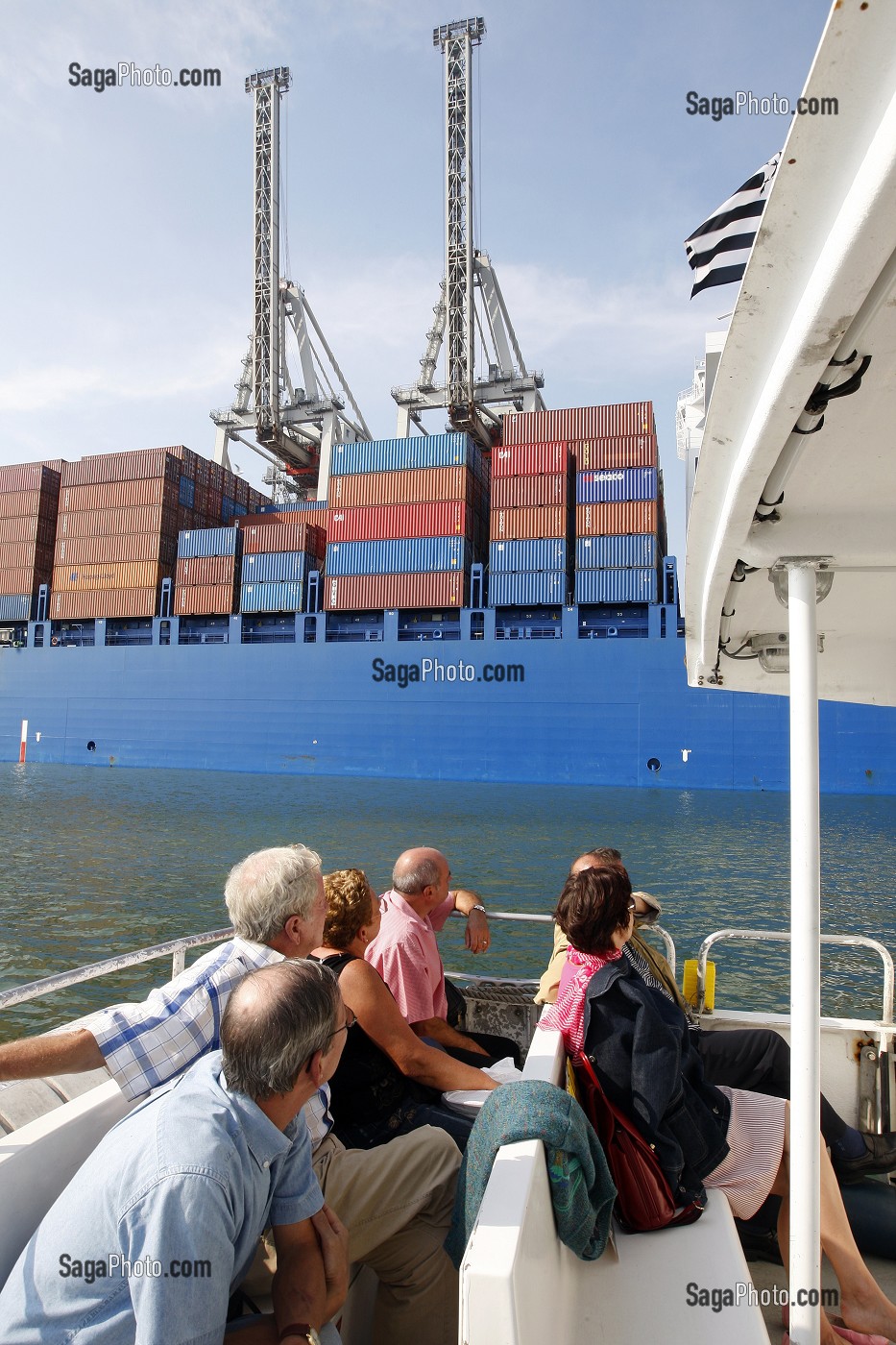 TOURISTES EN VISITE DU PORT DE COMMERCE A BORD DU BATEAU 'VILLE DE FECAMP', LE HAVRE, SEINE-MARITIME (76), NORMANDIE, FRANCE