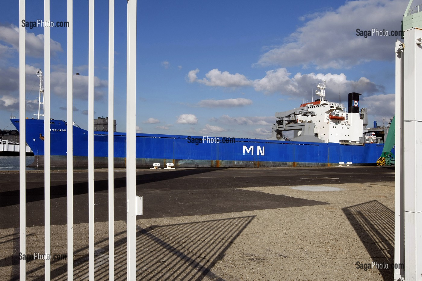 CARGO EN SORTIE DU PORT DE COMMERCE, LE HAVRE, SEINE-MARITIME (76), NORMANDIE, FRANCE 