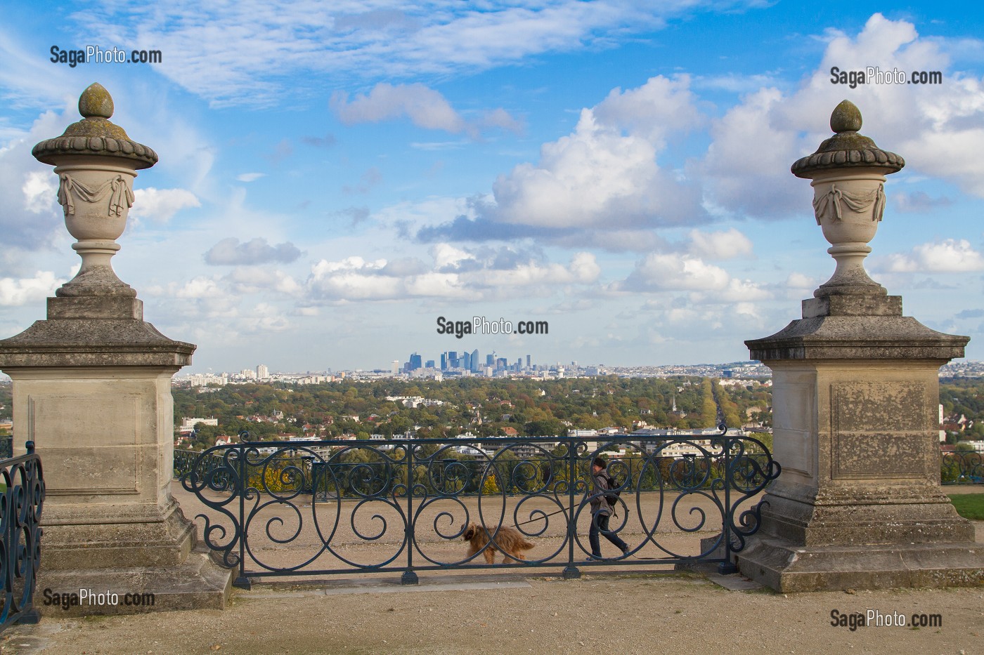 GRANDE TERRASSE DE SAINT-GERMAIN-EN-LAYE CREEE PAR ANDRE LENOTRE A LA FIN DU 17 EME SIECLE SUR ORDRE DE LOUIS XIV, VESTIGE DU CHATEAU-NEUF, DOMAINE NATIONAL DE SAINT-GERMAIN-EN-LAYE, YVELINES (78), FRANCE 