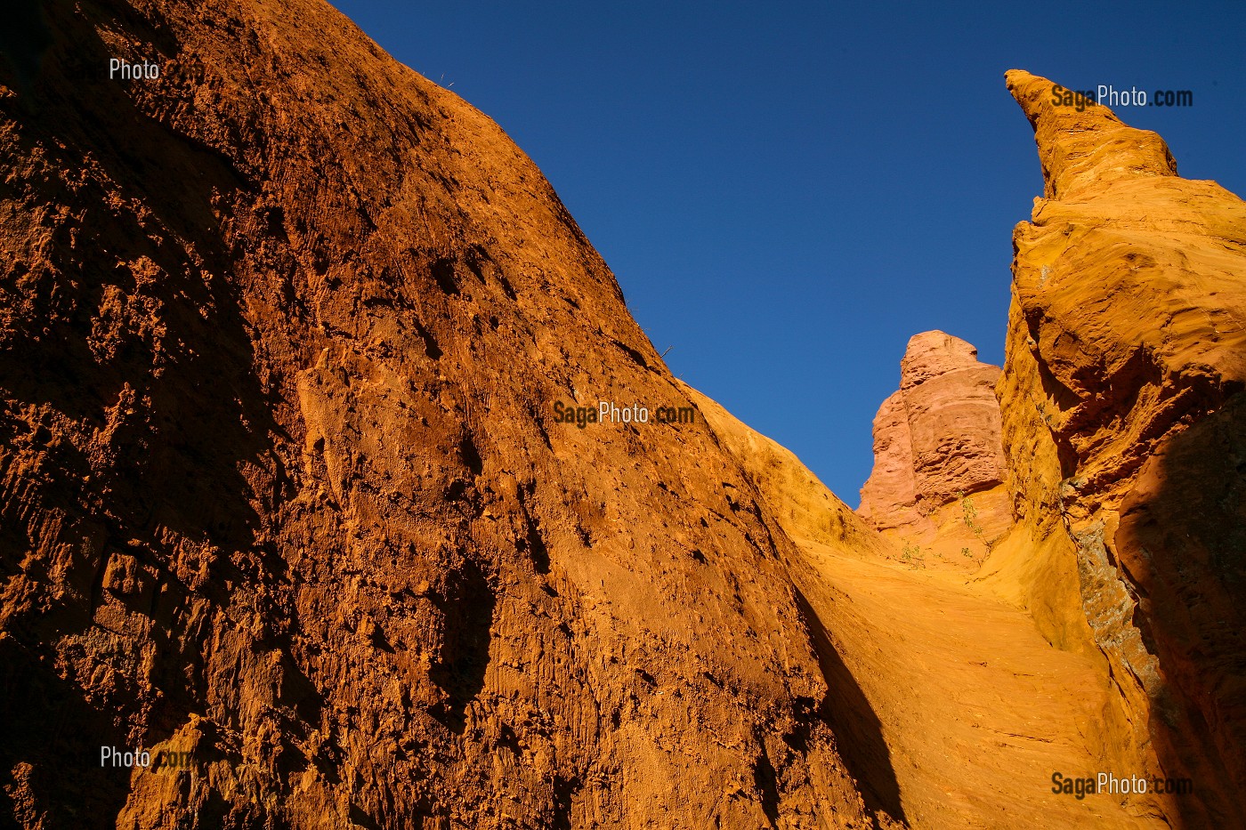 COLORADO PROVENCAL, OCRES AUX COULEURS MULTIPLES DE RUSTREL, VAUCLUSE (84), FRANCE 