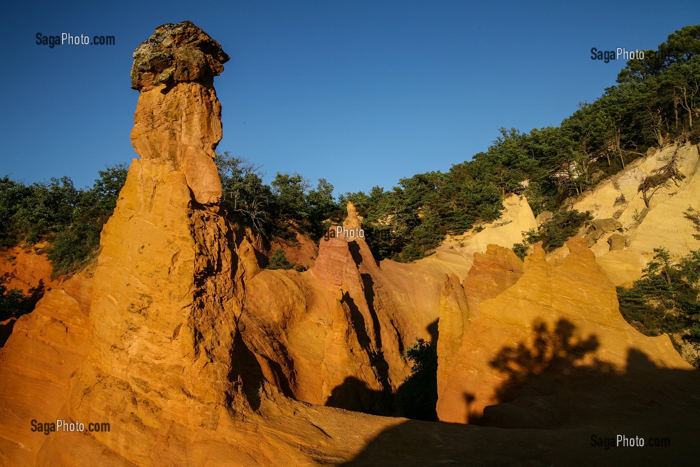 COLORADO PROVENCAL, OCRES AUX COULEURS MULTIPLES DE RUSTREL, VAUCLUSE (84), FRANCE 