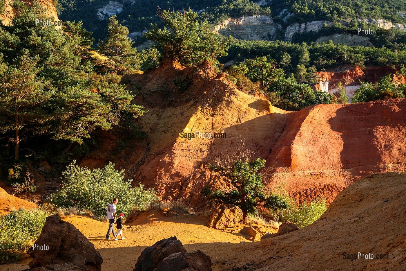COLORADO PROVENCAL, OCRES AUX COULEURS MULTIPLES DE RUSTREL, VAUCLUSE (84), FRANCE 