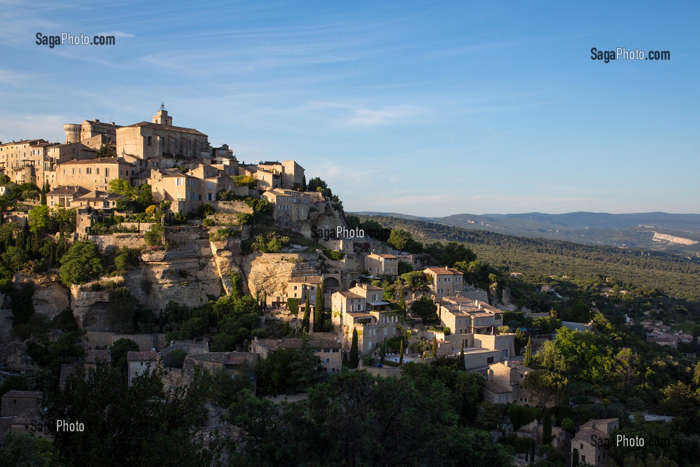 VILLAGE PERCHE DE GORDES, PLUS BEAU VILLAGE DE FRANCE, PARC NATUREL REGIONAL DU LUBERON, VAUCLUSE (84), FRANCE 