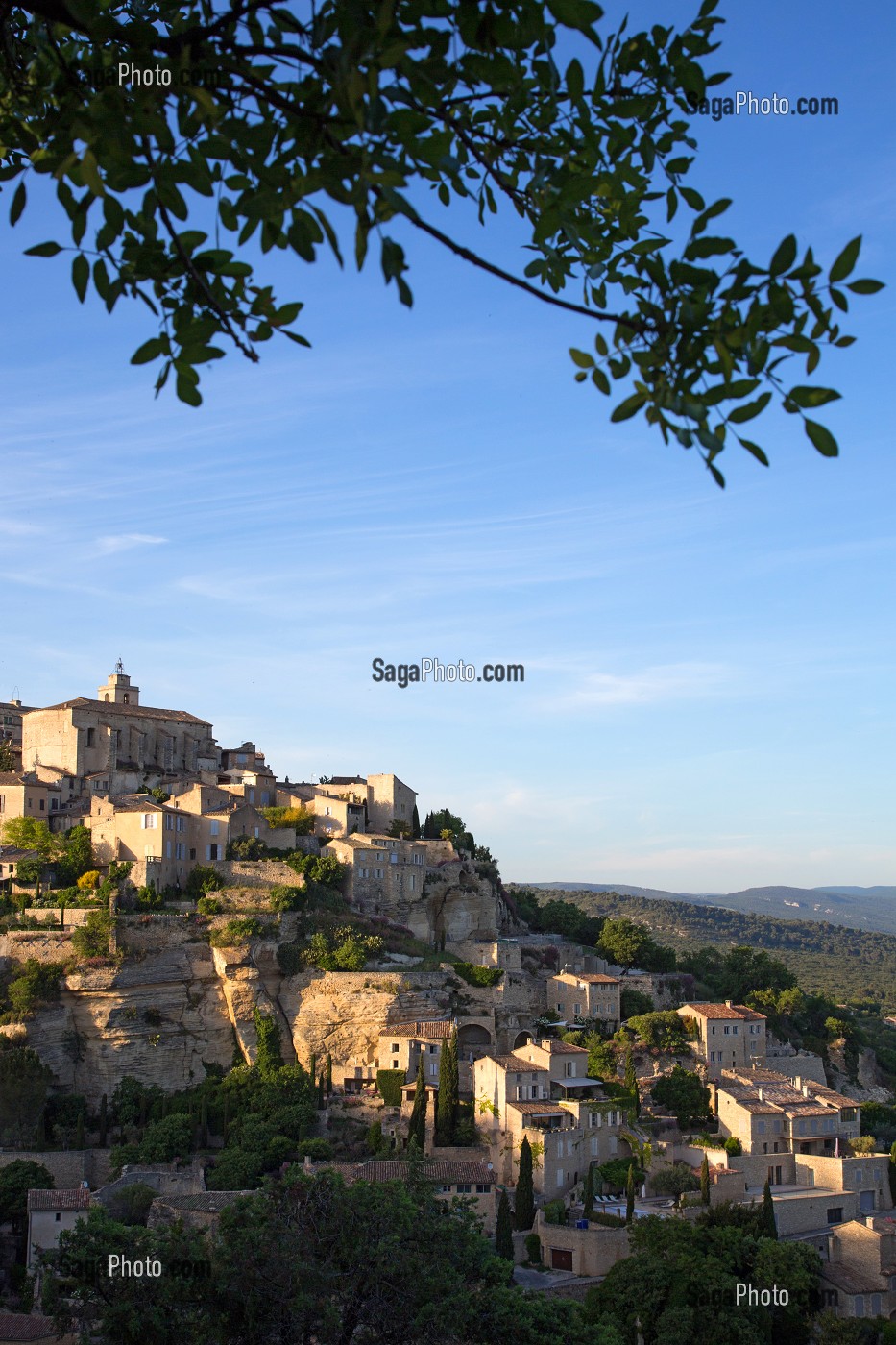 VILLAGE PERCHE DE GORDES, PLUS BEAU VILLAGE DE FRANCE, PARC NATUREL REGIONAL DU LUBERON, VAUCLUSE (84), FRANCE 