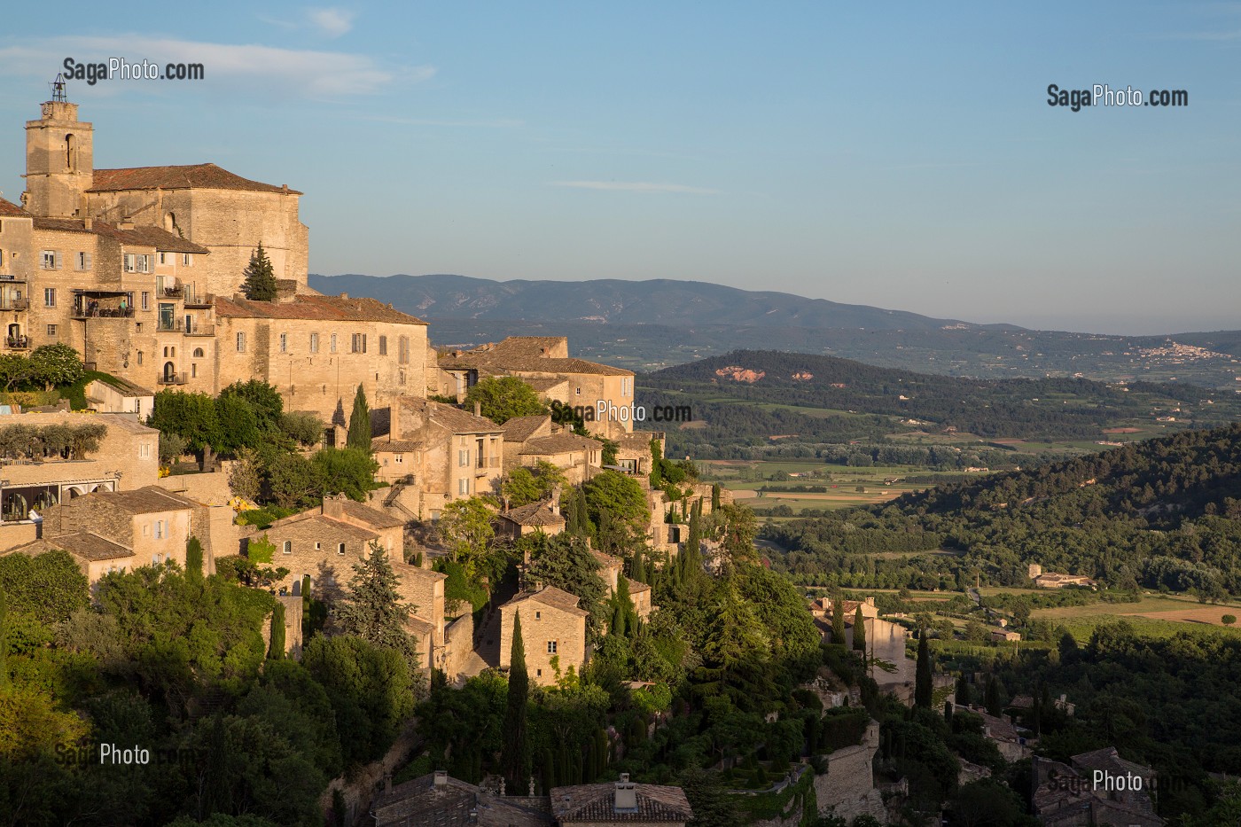 VILLAGE PERCHE DE GORDES, PLUS BEAU VILLAGE DE FRANCE, PARC NATUREL REGIONAL DU LUBERON, VAUCLUSE (84), FRANCE 