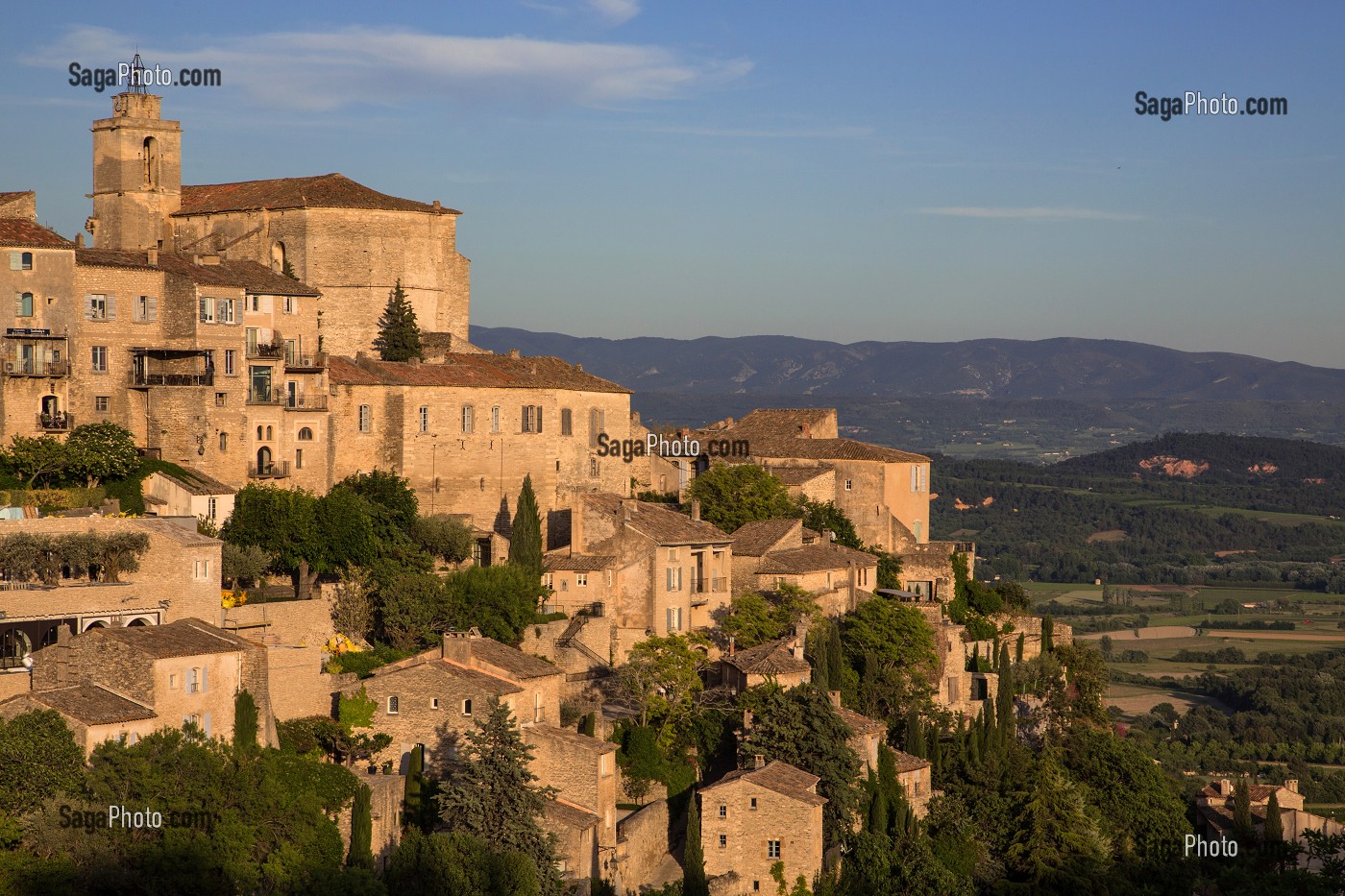 VILLAGE PERCHE DE GORDES, PLUS BEAU VILLAGE DE FRANCE, PARC NATUREL REGIONAL DU LUBERON, VAUCLUSE (84), FRANCE 