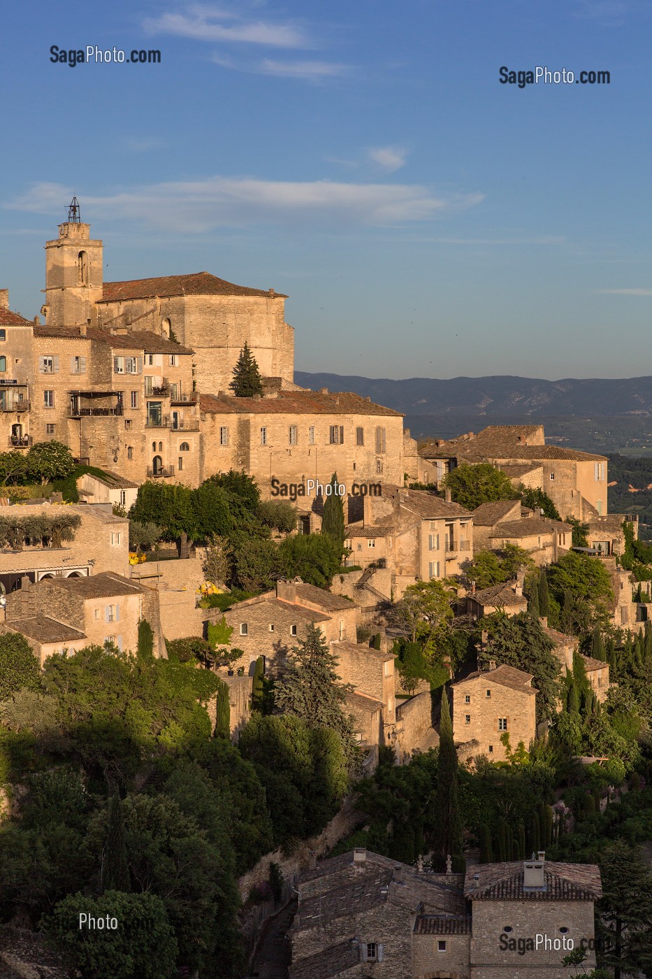 VILLAGE PERCHE DE GORDES, PLUS BEAU VILLAGE DE FRANCE, PARC NATUREL REGIONAL DU LUBERON, VAUCLUSE (84), FRANCE 