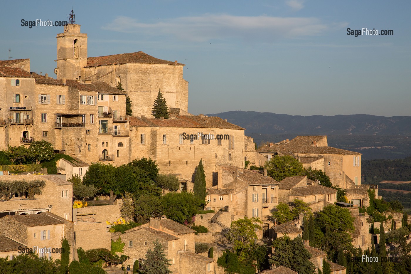 VILLAGE PERCHE DE GORDES, PLUS BEAU VILLAGE DE FRANCE, PARC NATUREL REGIONAL DU LUBERON, VAUCLUSE (84), FRANCE 