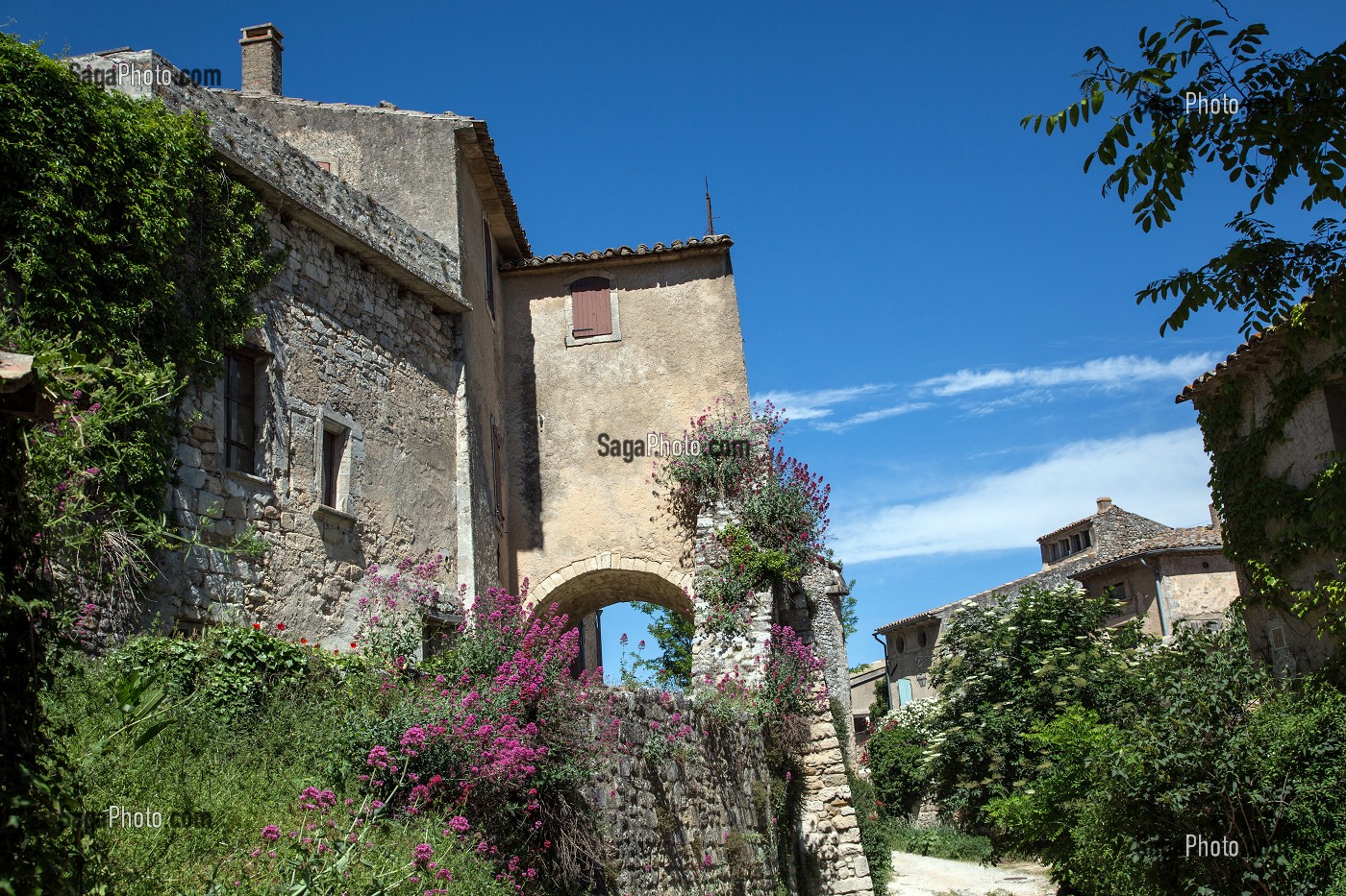 VILLAGE D'OPPEDE-LE-VIEUX, PARC NATUREL REGIONAL DU LUBERON, VAUCLUSE (84), FRANCE 