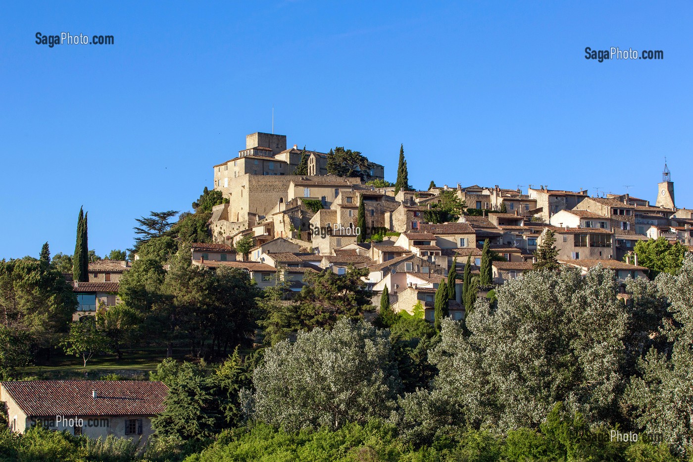 VILLAGE ET CHATEAU D'ANSOUIS, PARC NATUREL REGIONAL DU LUBERON, VAUCLUSE (84), FRANCE 