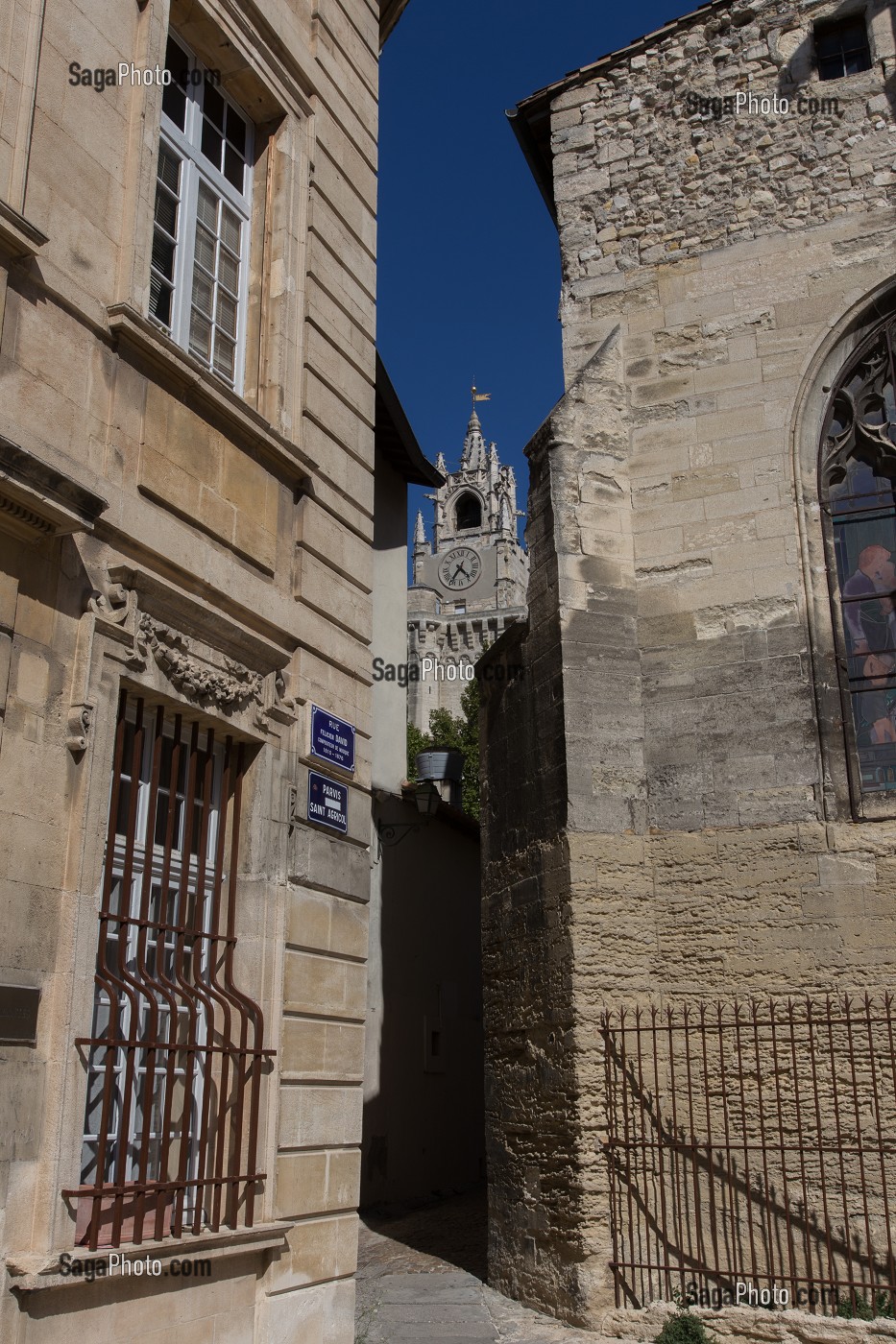 COLLEGIALE SAINT AGRICOL ET TOUR D'ALBANE OU TOUR DE JACQUEMARD, BEFFROI DE L'HOTEL DE VILLE, VILLE D'AVIGNON APPELEE CITE DES PAPES ET CLASSEE AU PATRIMOINE MONDIAL DE L'UNESCO, VAUCLUSE (84), FRANCE 