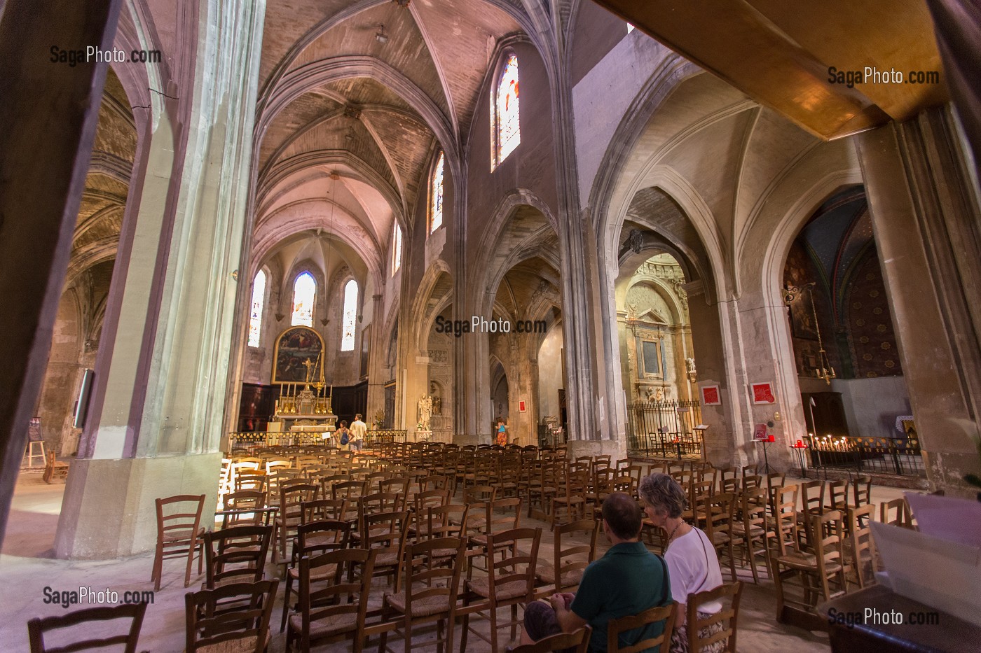 NEF DE LA COLLEGIALE SAINT AGRICOL, EGLISE BATIE AU 7 EME SIECLE ET AGRANDIE AU 14 EME SIECLE, VILLE D'AVIGNON APPELEE CITE DES PAPES ET CLASSEE AU PATRIMOINE MONDIAL DE L'UNESCO, VAUCLUSE (84), FRANCE 