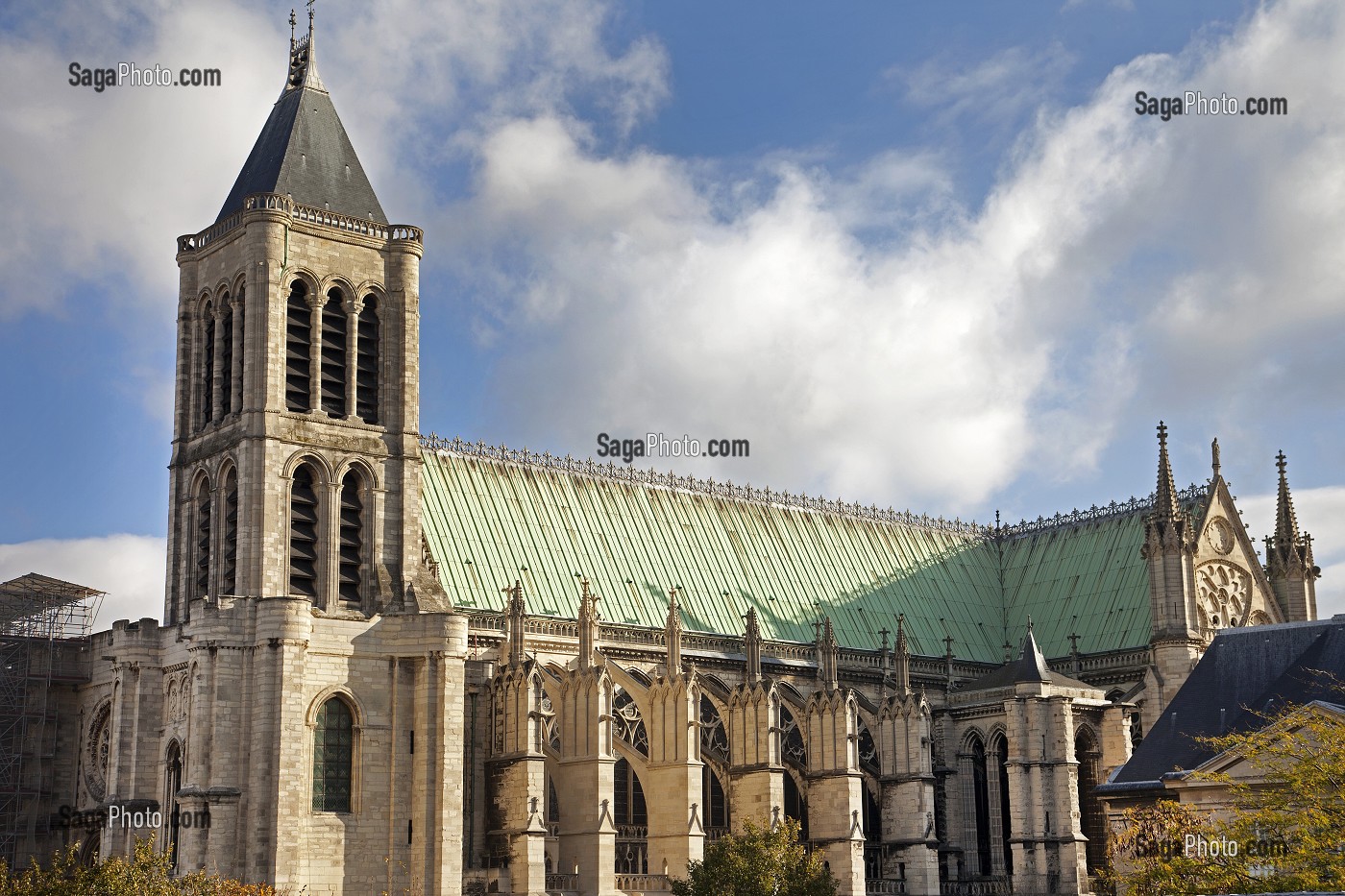 BASILIQUE DE SAINT-DENIS, EDIFICE RELIGIEUX DE STYLE GOTHIQUE RECONSTRUIT AU 12 EME SIECLE PAR L' ABBE SUGER, NECROPOLE DES ROIS DE FRANCE, CLASSE MONUMENT HISTORIQUE, SAINT-DENIS, SEINE-SAINT-DENIS (93), FRANCE 