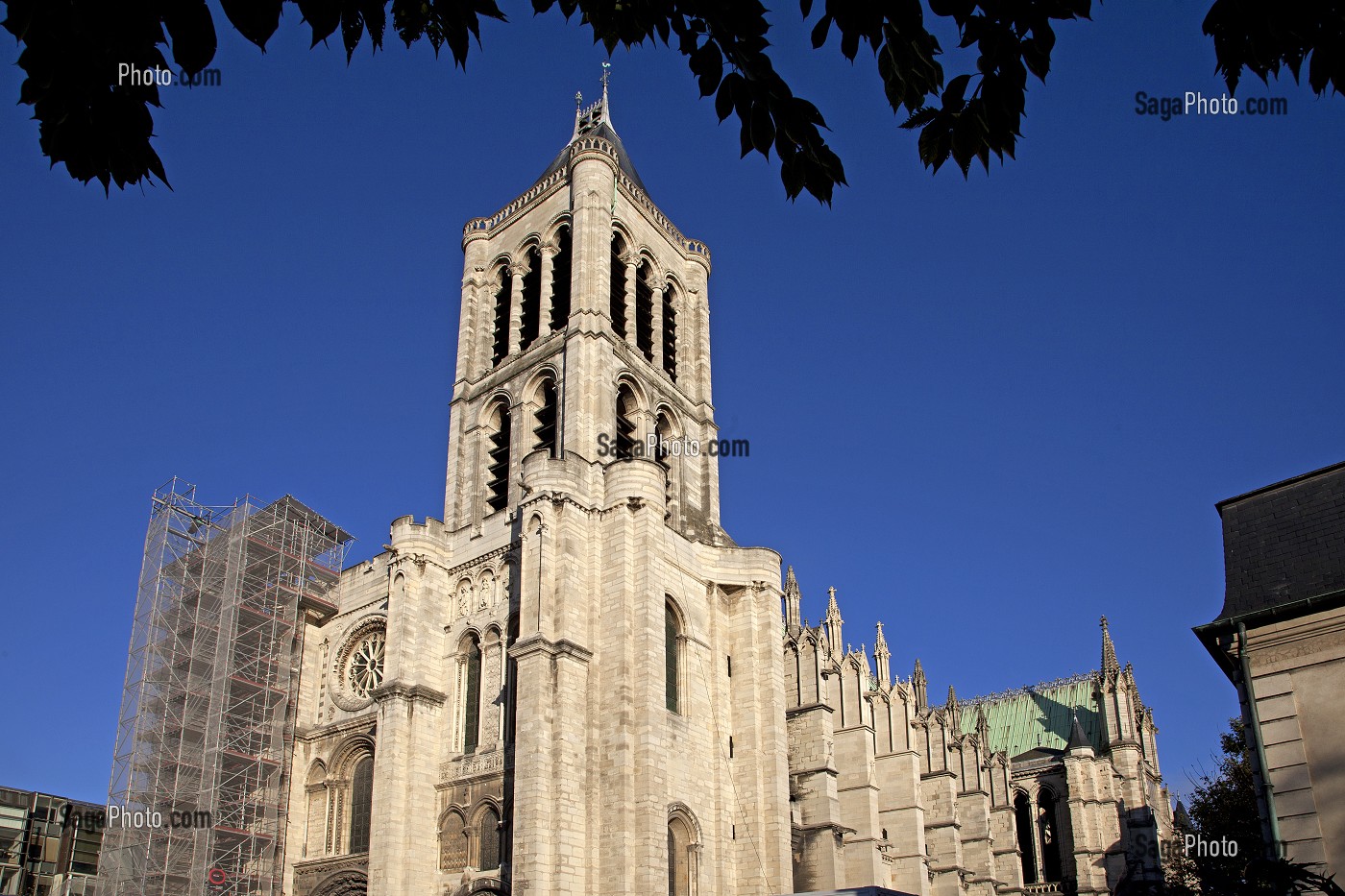 BASILIQUE DE SAINT-DENIS, EDIFICE RELIGIEUX DE STYLE GOTHIQUE RECONSTRUIT AU 12 EME SIECLE PAR L' ABBE SUGER, NECROPOLE DES ROIS DE FRANCE, CLASSE MONUMENT HISTORIQUE, SAINT-DENIS, SEINE-SAINT-DENIS (93), FRANCE 