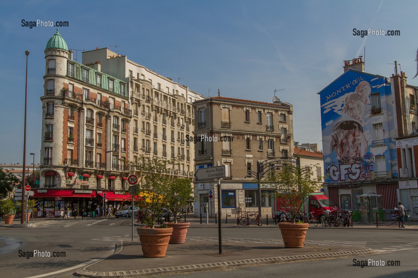 IMMEUBLES, PLACE DE LA CROIX DE CHAVAUX, MONTREUIL-SOUS-BOIS, SEINE-SAINT-DENIS (93), ILE-DE-FRANCE, FRANCE 