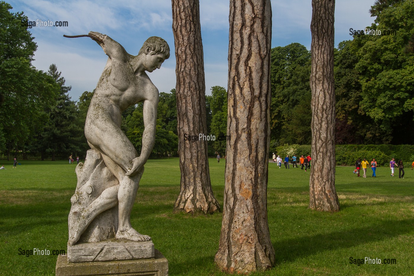 PARC DE LA ROSERAIE DU VAL DE MARNE, FONDE EN 1894 PAR JULES GRAVEREAUX, LE JARDIN EST ENTIEREMENT CONSACRE A LA ROSE, L'HAY LES ROSES, VAL-DE-MARNE (94), ILE-DE-FRANCE, FRANCE 