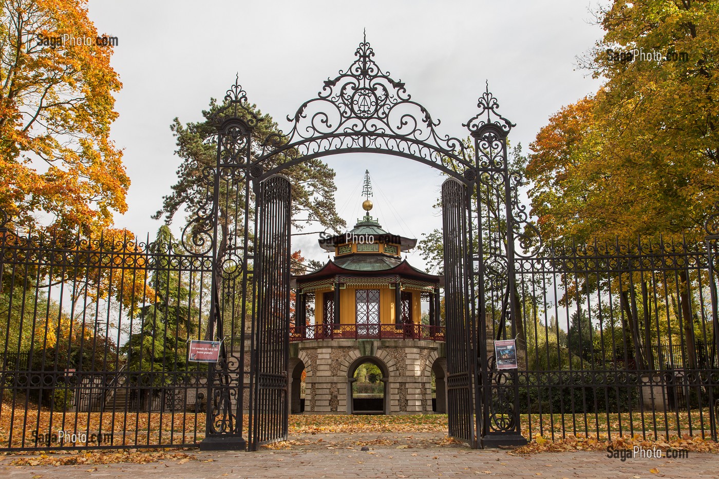 PAVILLON CHINOIS DU PARC DE CASSAN CONCU PAR PIERRE-JACQUES BERGERET EN 1778, L'ISLE ADAM, VAL D'OISE (95), ILE-DE-FRANCE, FRANCE 
