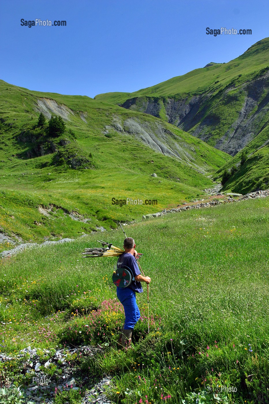 INSTALLATION D'UN PARC EN ALPAGE SUR UNE EXPLOITATION AGRICOLE AU CORMET D'ARECHES, BEAUFORTAIN, SAVOIE (73) 