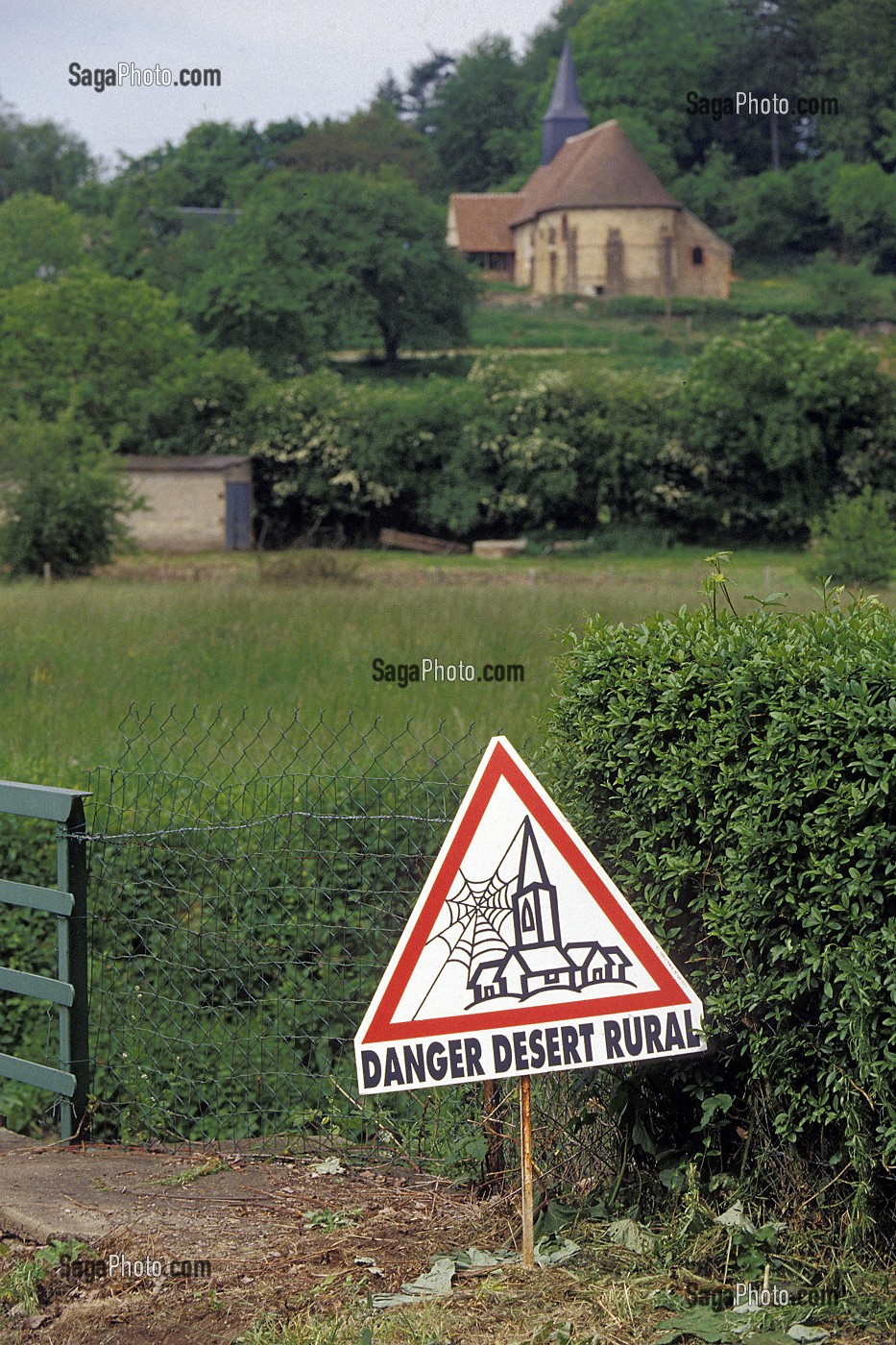 SIGNALISATION ROUTIERE, PANNEAU HUMORISTIQUE, DANGER DESERT RURAL, FRANCE 